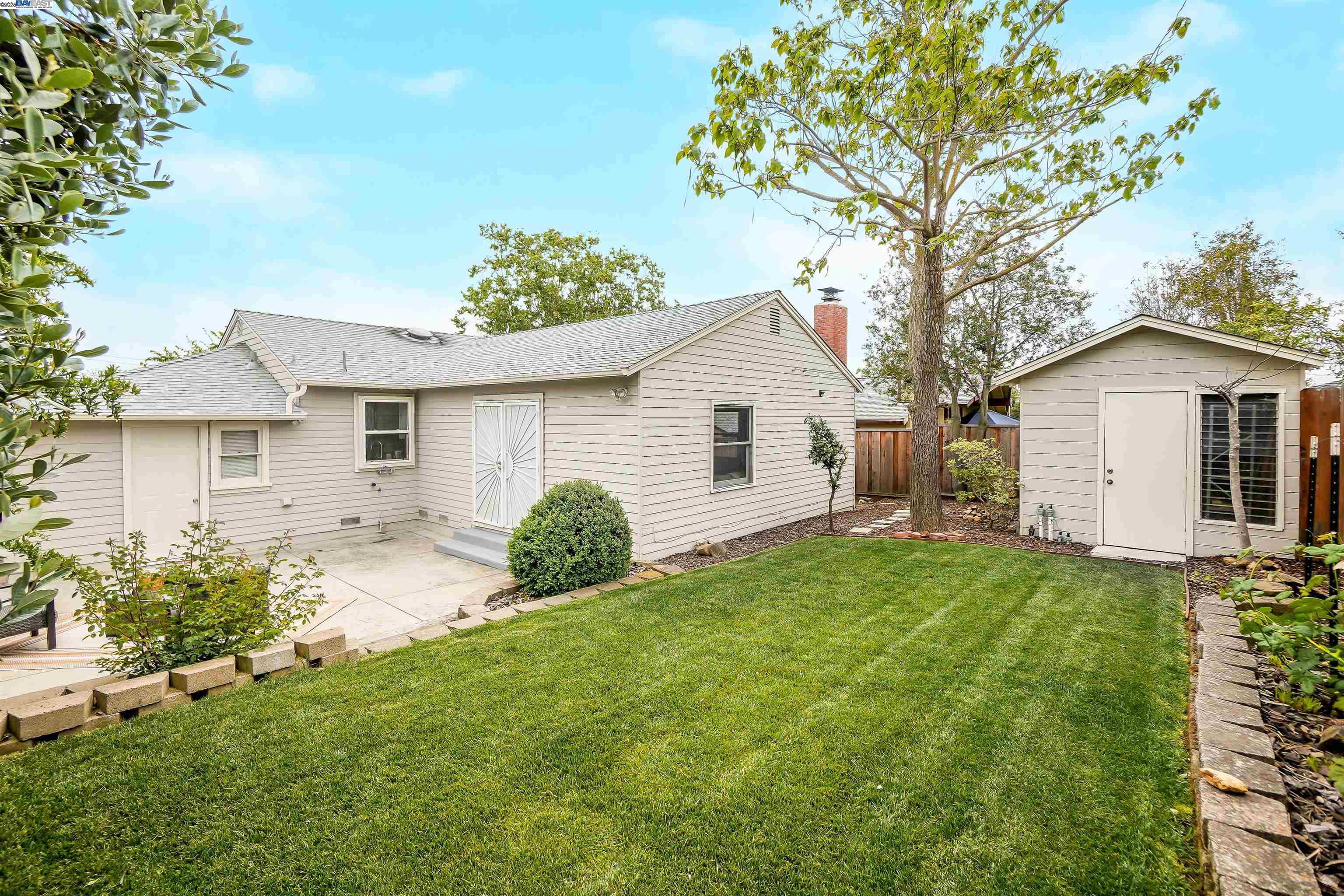 Detail Gallery Image 36 of 44 For 19157 San Miguel Ave, Castro Valley,  CA 94546 - 3 Beds | 1/1 Baths