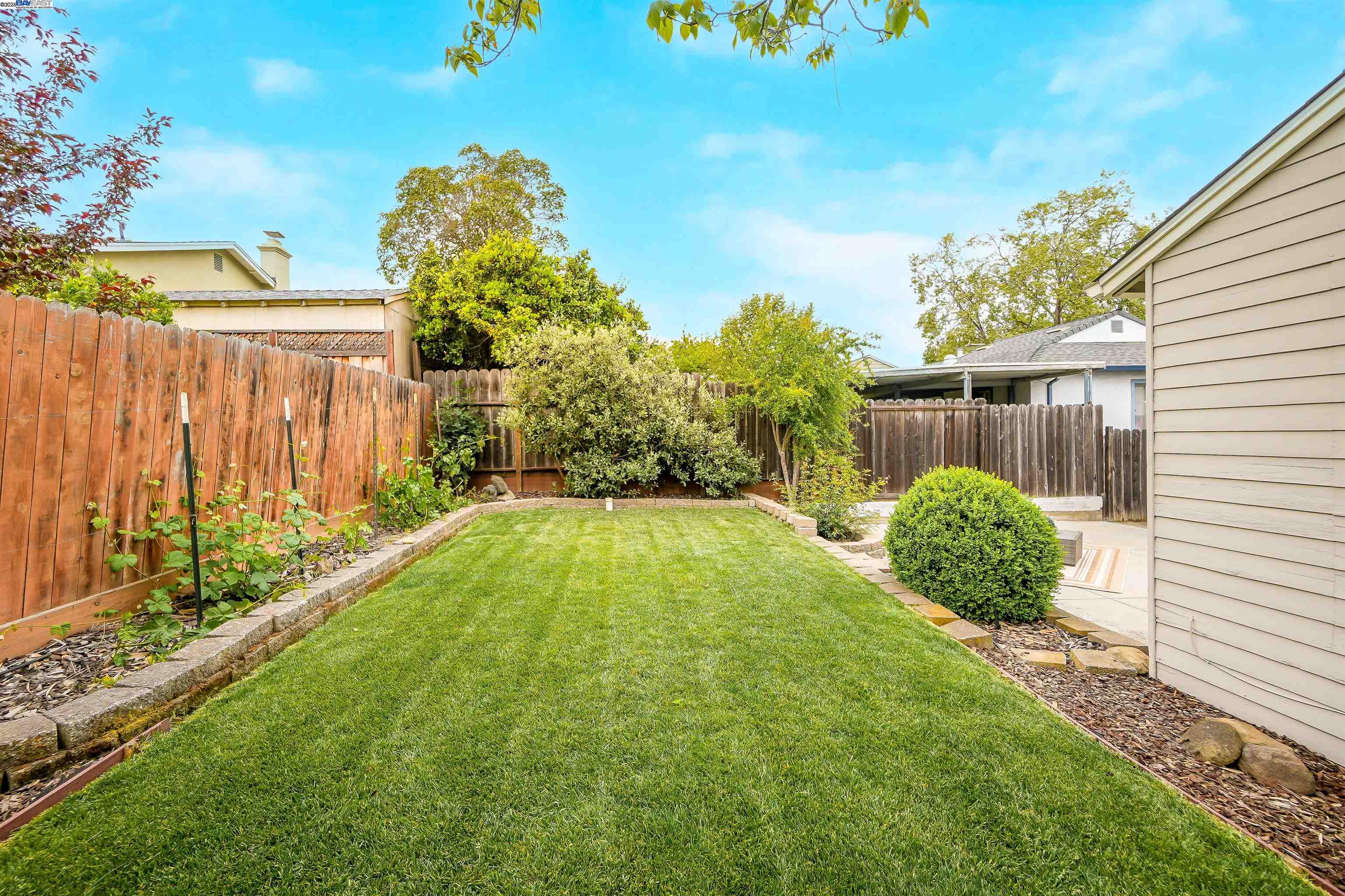 Detail Gallery Image 40 of 44 For 19157 San Miguel Ave, Castro Valley,  CA 94546 - 3 Beds | 1/1 Baths