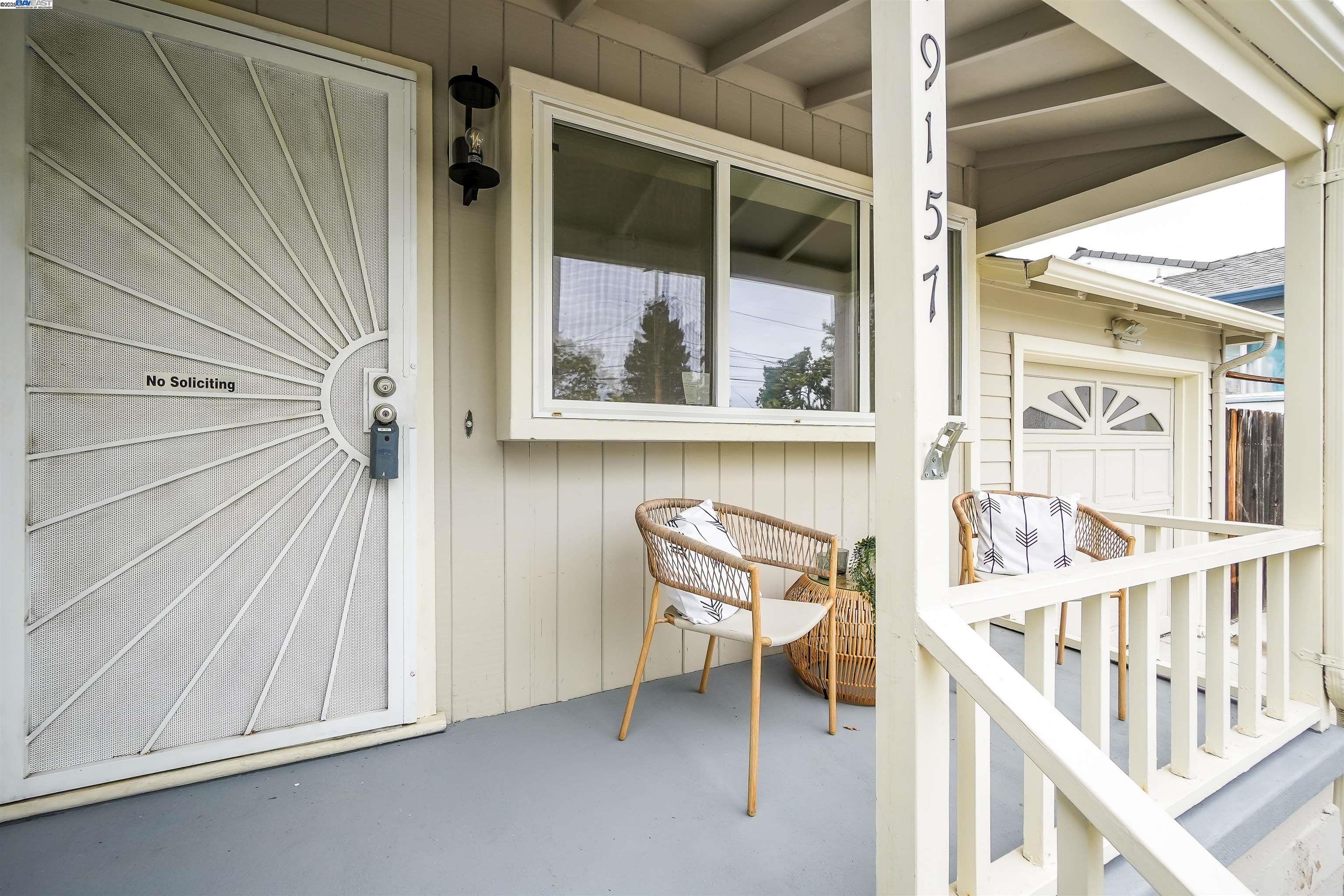Detail Gallery Image 7 of 44 For 19157 San Miguel Ave, Castro Valley,  CA 94546 - 3 Beds | 1/1 Baths