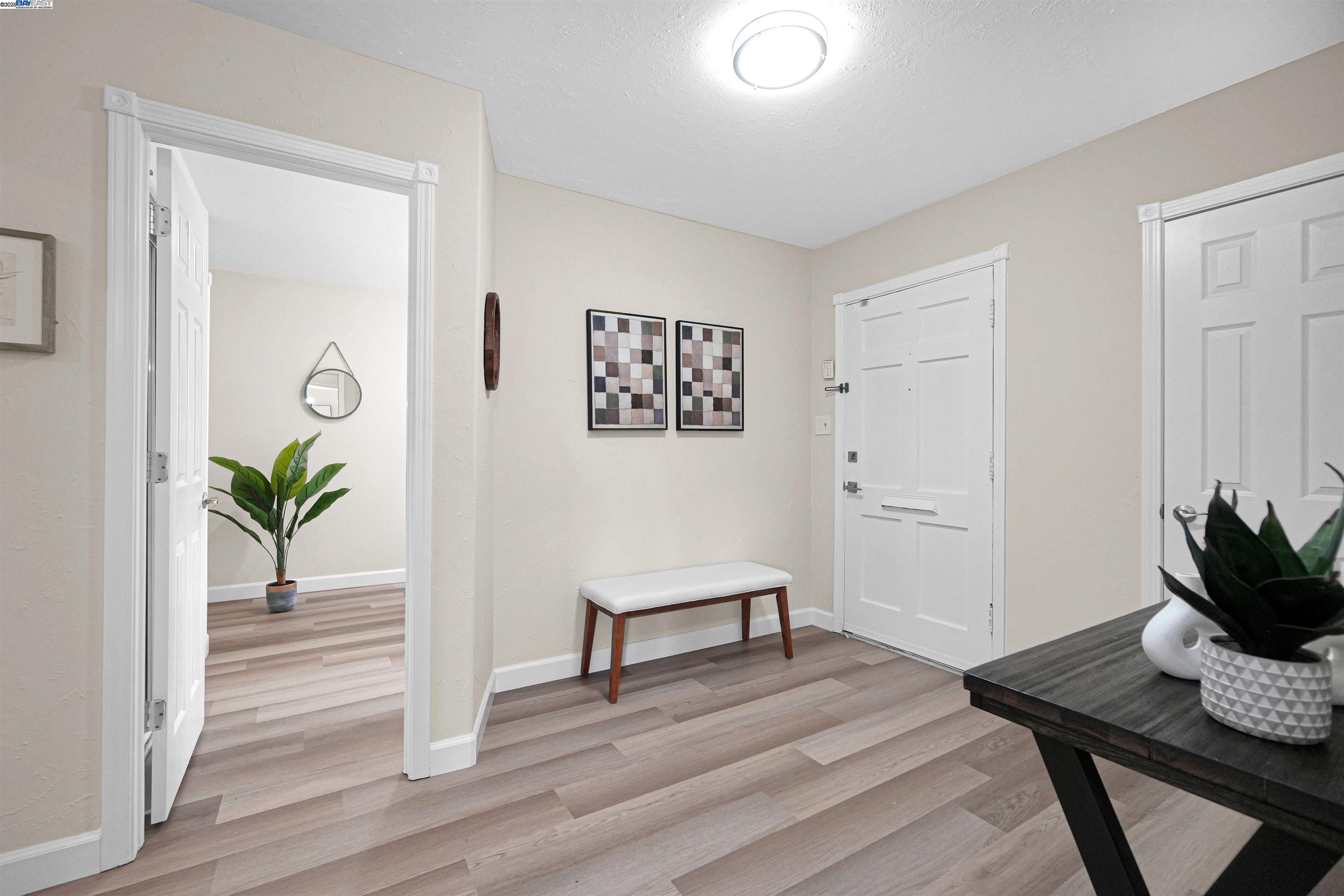 Detail Gallery Image 10 of 44 For 19157 San Miguel Ave, Castro Valley,  CA 94546 - 3 Beds | 1/1 Baths