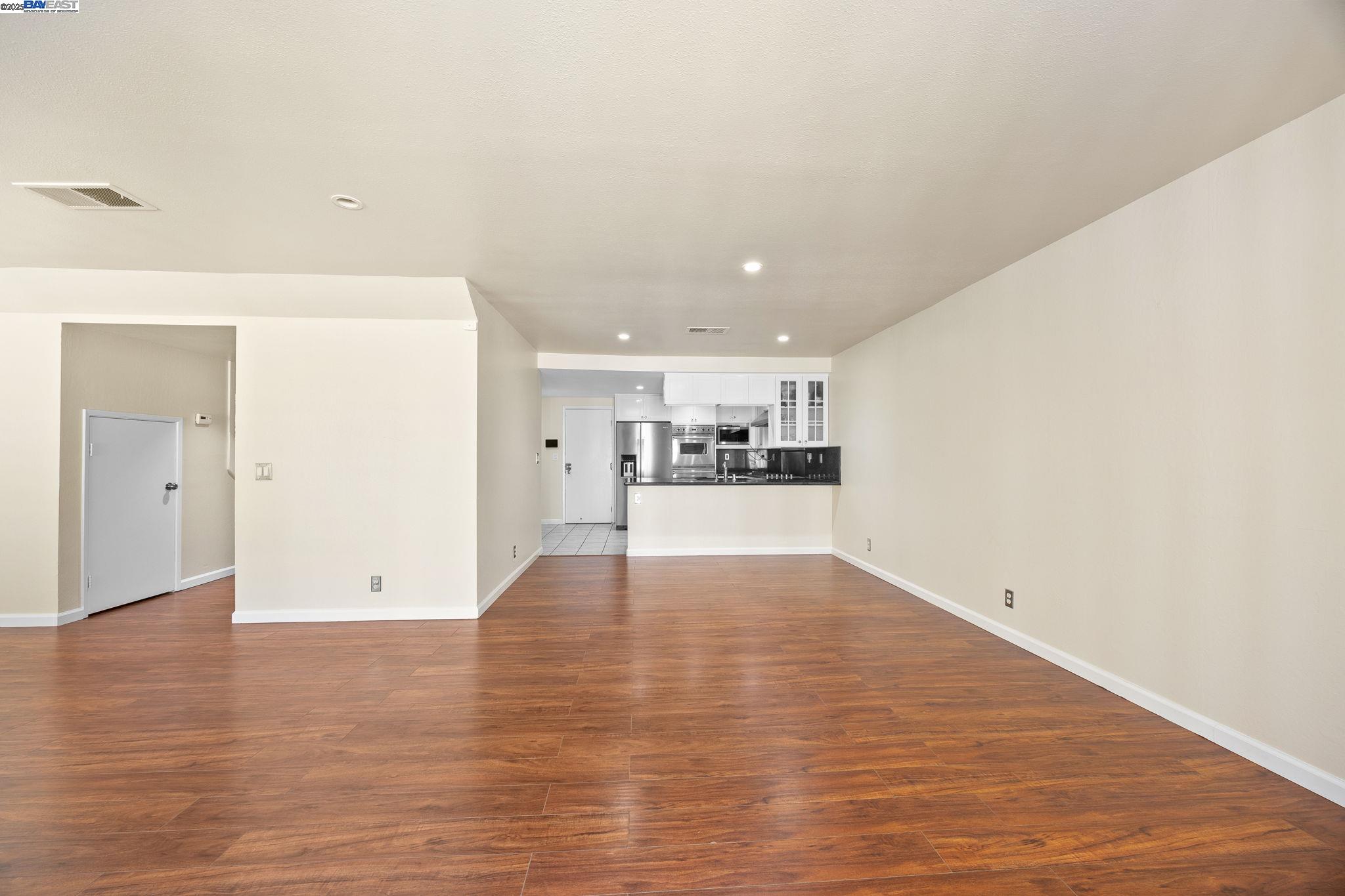 Photo #8: 41094742 Listing: Photo #8