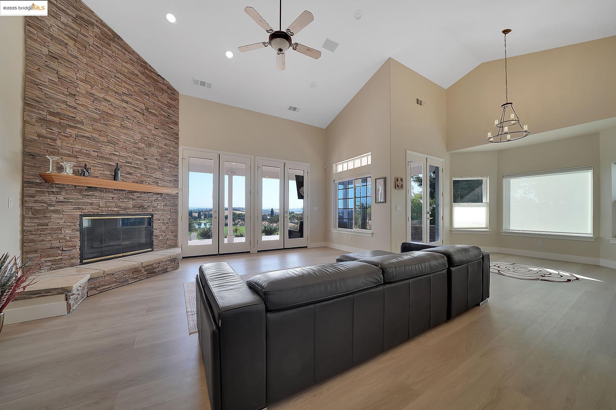 Detail Gallery Image 14 of 60 For 2335 Oak Creek, Copperopolis,  CA 95228 - 3 Beds | 2 Baths