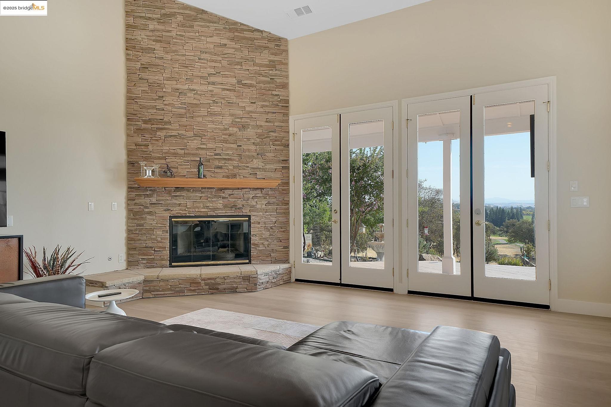 Detail Gallery Image 16 of 60 For 2335 Oak Creek, Copperopolis,  CA 95228 - 3 Beds | 2 Baths