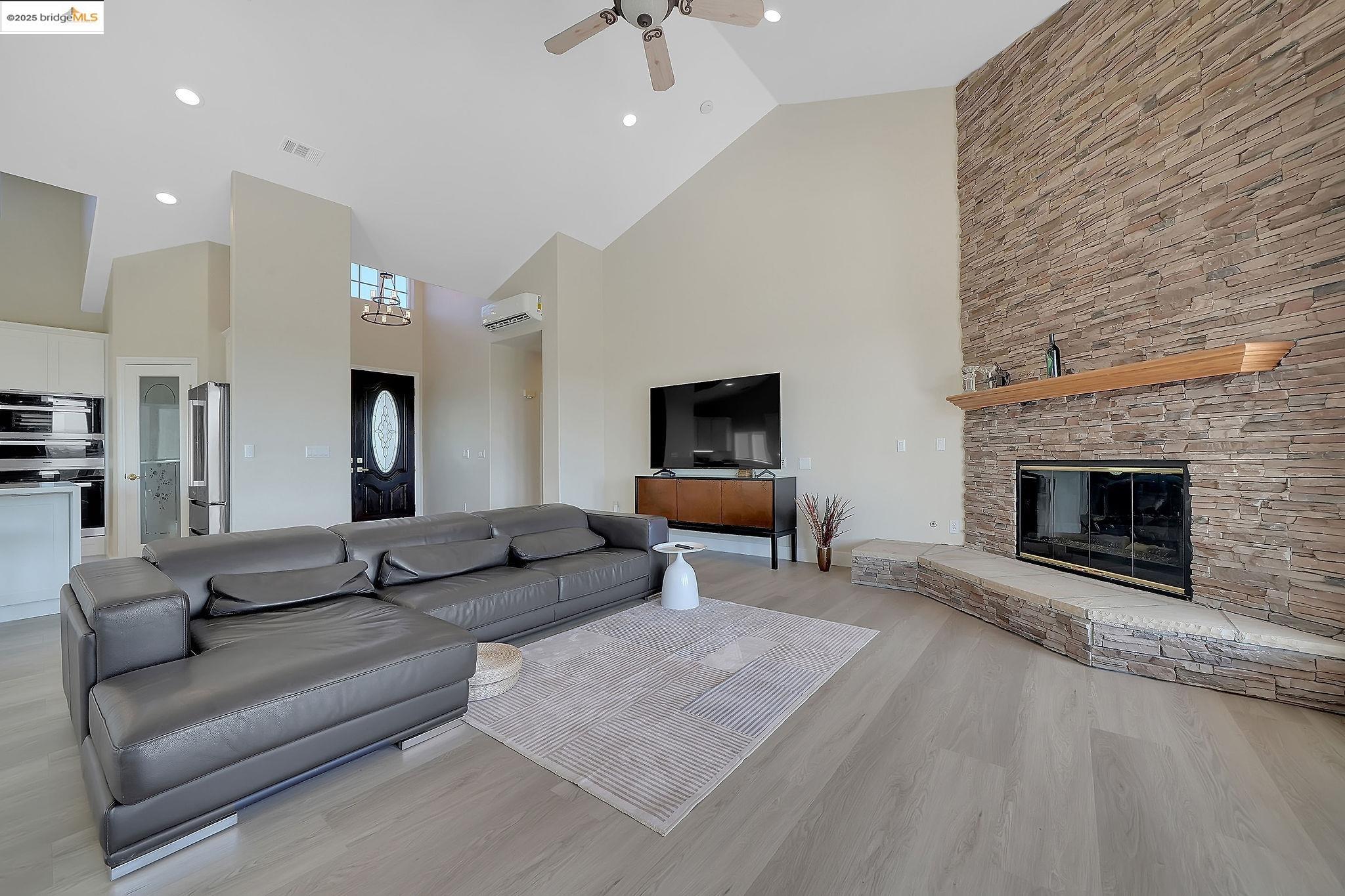 Detail Gallery Image 17 of 60 For 2335 Oak Creek, Copperopolis,  CA 95228 - 3 Beds | 2 Baths