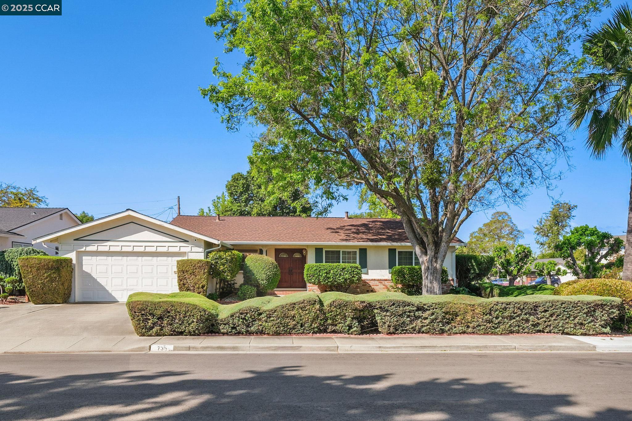 Detail Gallery Image 1 of 35 For 735 San Bruno Ct, Concord,  CA 94518 - 3 Beds | 2 Baths