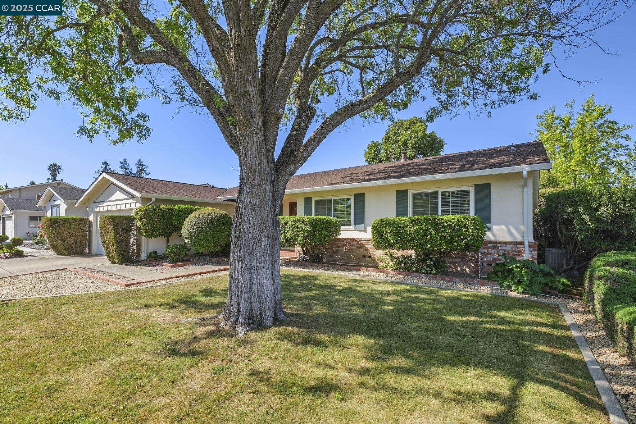 Detail Gallery Image 2 of 35 For 735 San Bruno Ct, Concord,  CA 94518 - 3 Beds | 2 Baths