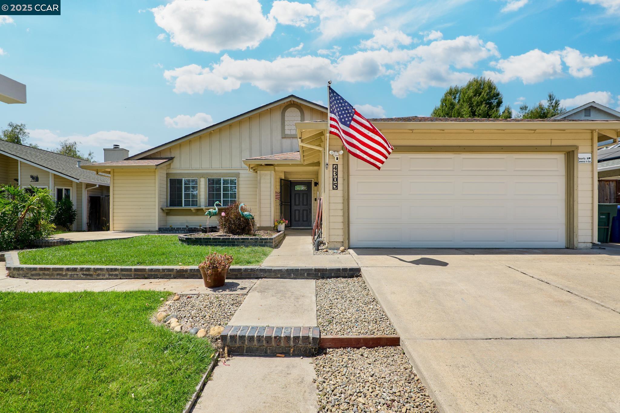 Detail Gallery Image 1 of 1 For 4305 Redwood Dr, Oakley,  CA 94561 - 3 Beds | 2 Baths