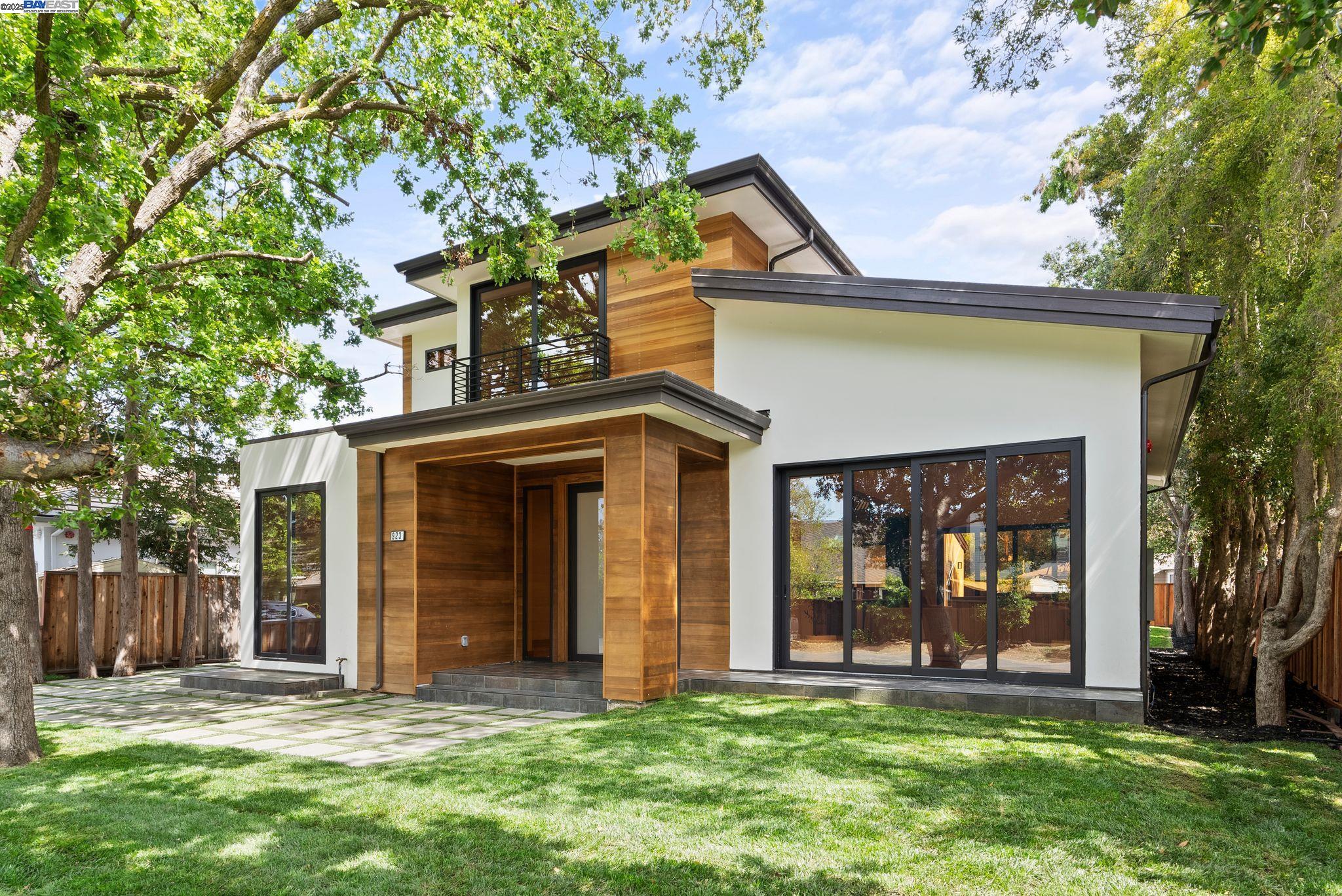 Detail Gallery Image 2 of 60 For 923 Shauna, Palo Alto,  CA 94306 - 6 Beds | 5/1 Baths