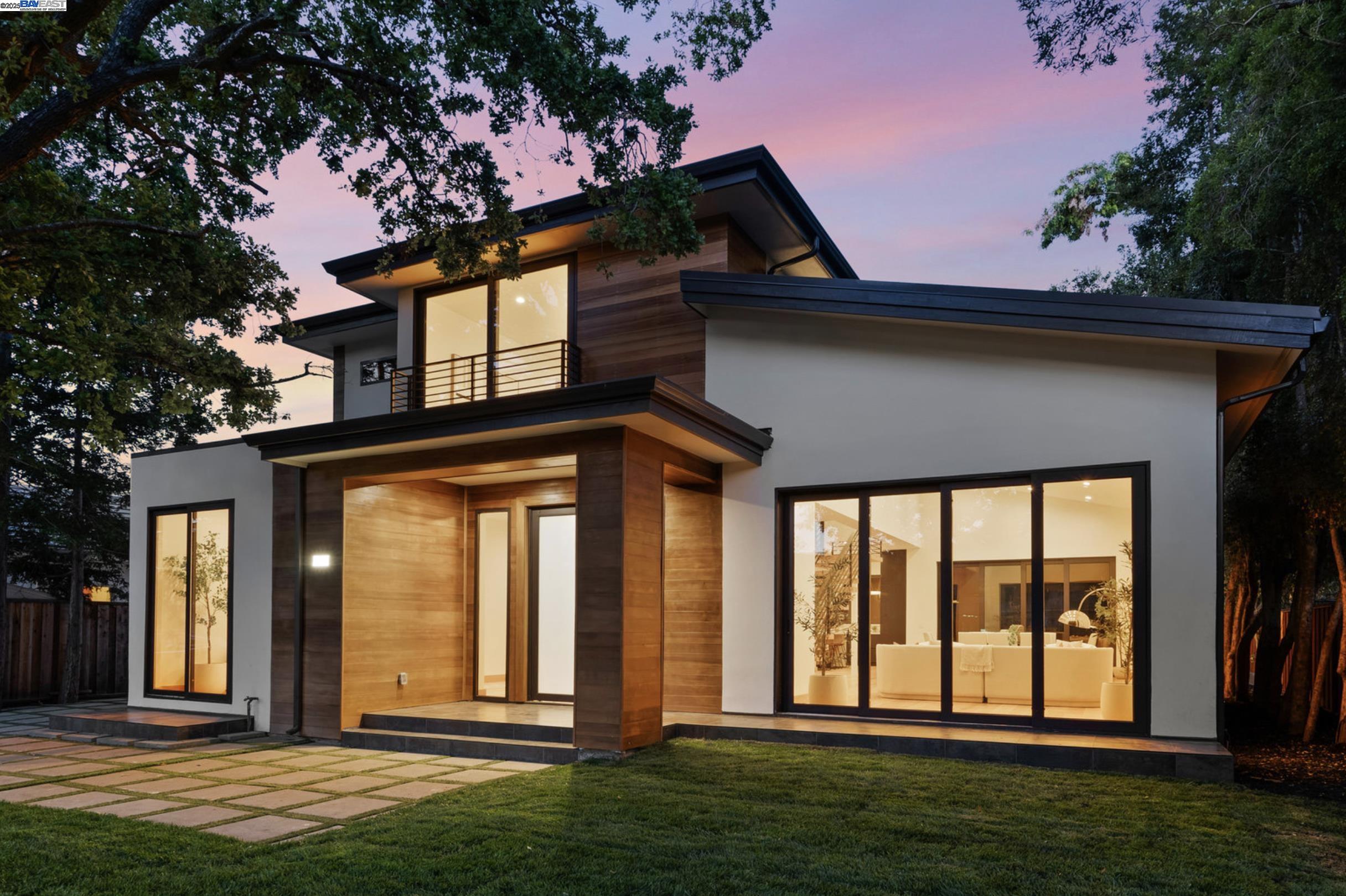 Detail Gallery Image 3 of 60 For 923 Shauna, Palo Alto,  CA 94306 - 6 Beds | 5/1 Baths