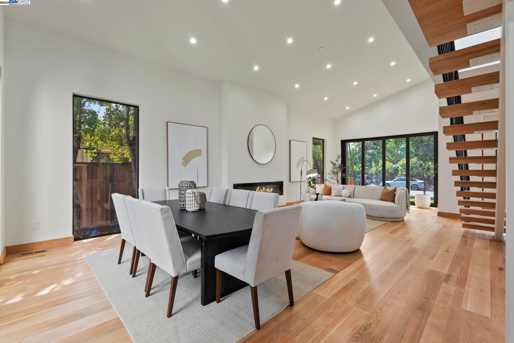 Detail Gallery Image 25 of 60 For 923 Shauna, Palo Alto,  CA 94306 - 6 Beds | 5/1 Baths