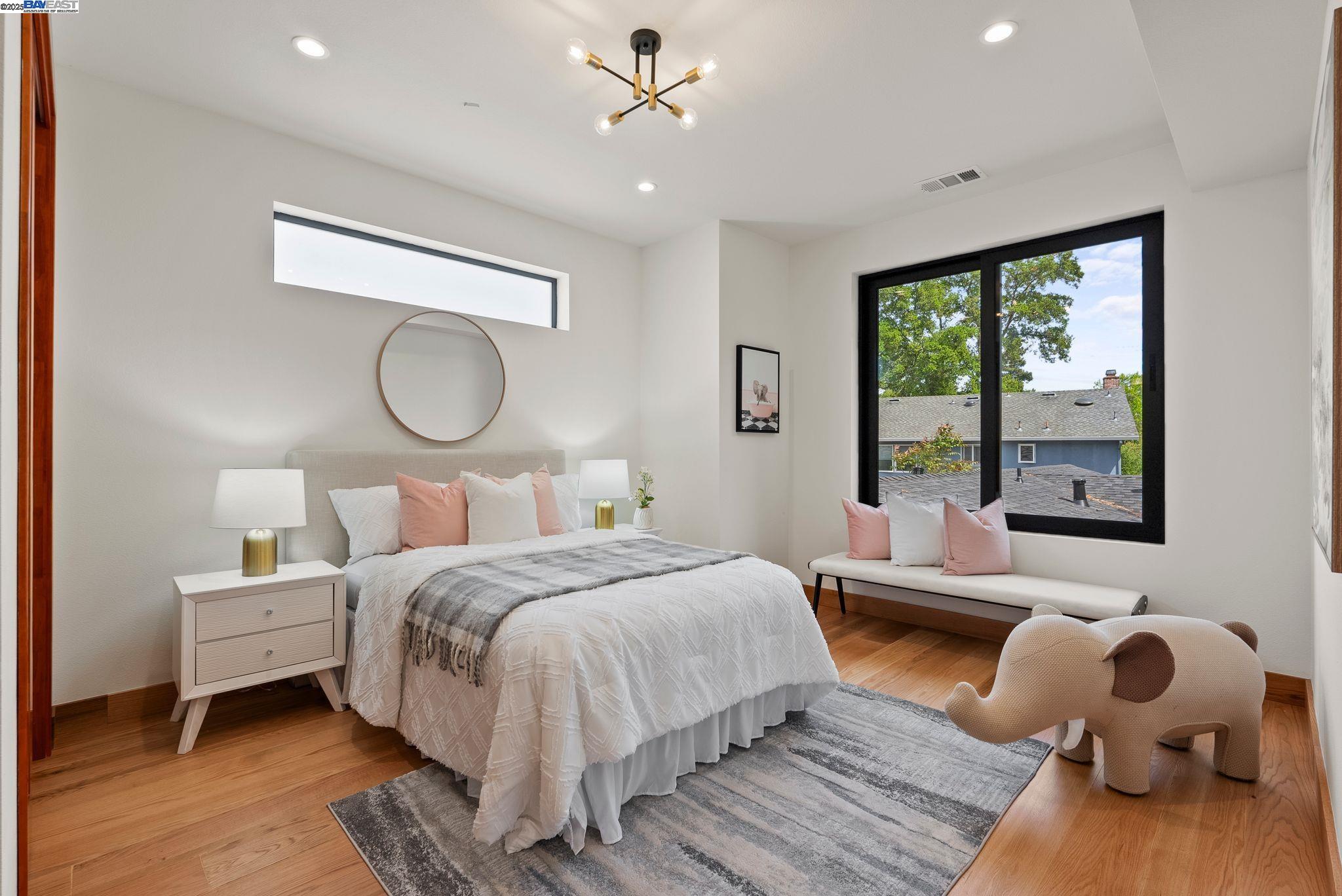 Detail Gallery Image 32 of 60 For 923 Shauna, Palo Alto,  CA 94306 - 6 Beds | 5/1 Baths
