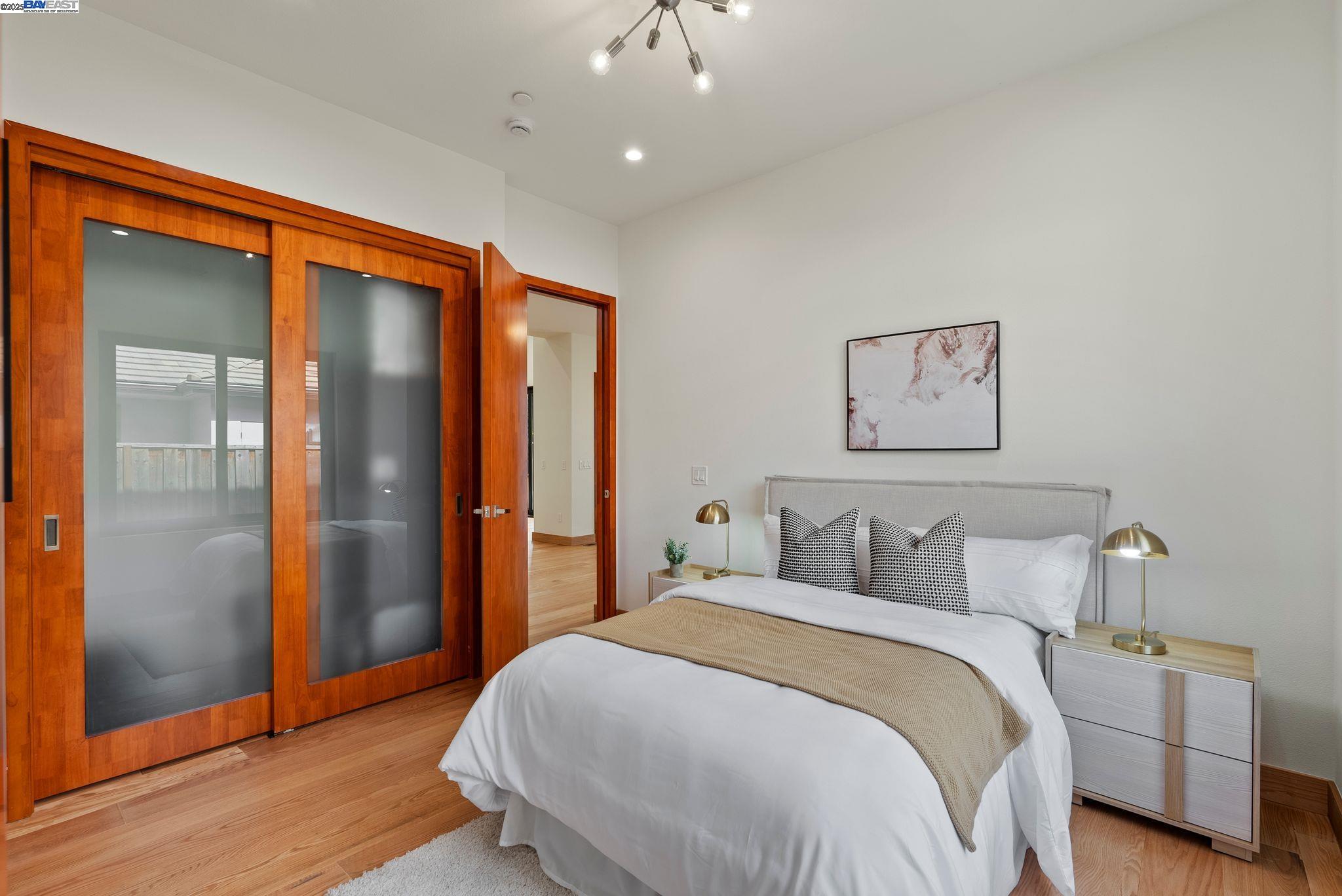 Detail Gallery Image 34 of 60 For 923 Shauna, Palo Alto,  CA 94306 - 6 Beds | 5/1 Baths