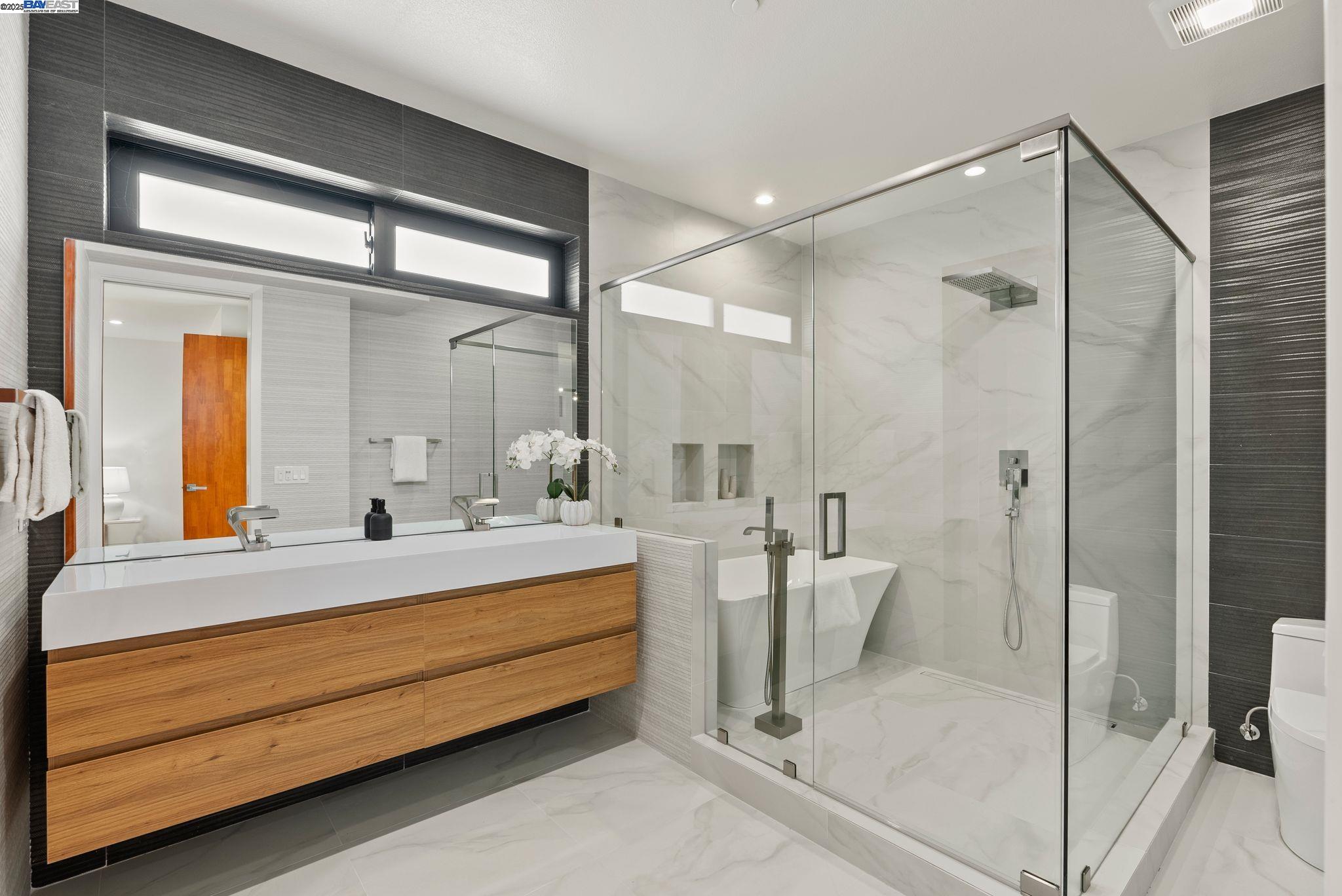 Detail Gallery Image 36 of 60 For 923 Shauna, Palo Alto,  CA 94306 - 6 Beds | 5/1 Baths