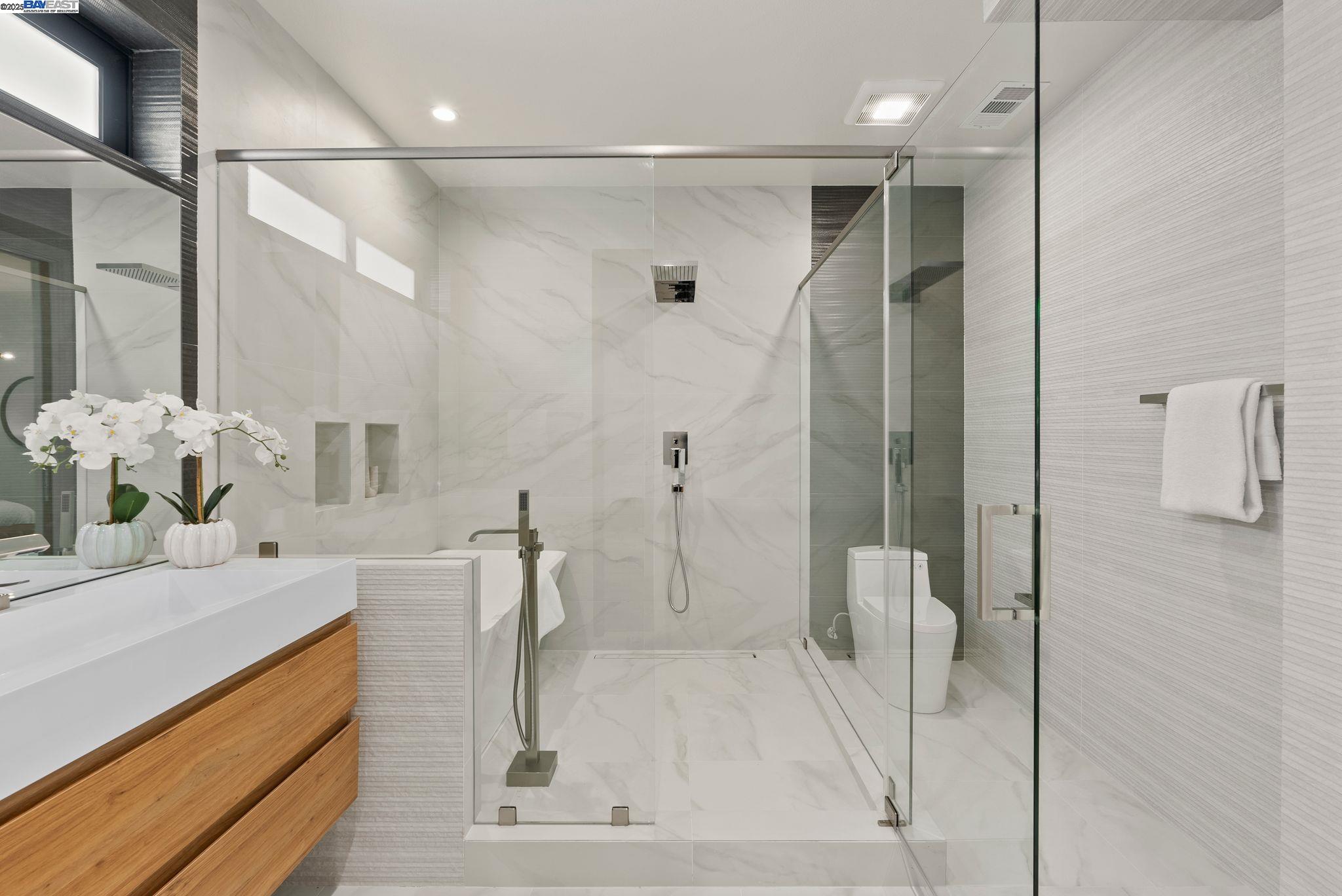 Detail Gallery Image 42 of 60 For 923 Shauna, Palo Alto,  CA 94306 - 6 Beds | 5/1 Baths