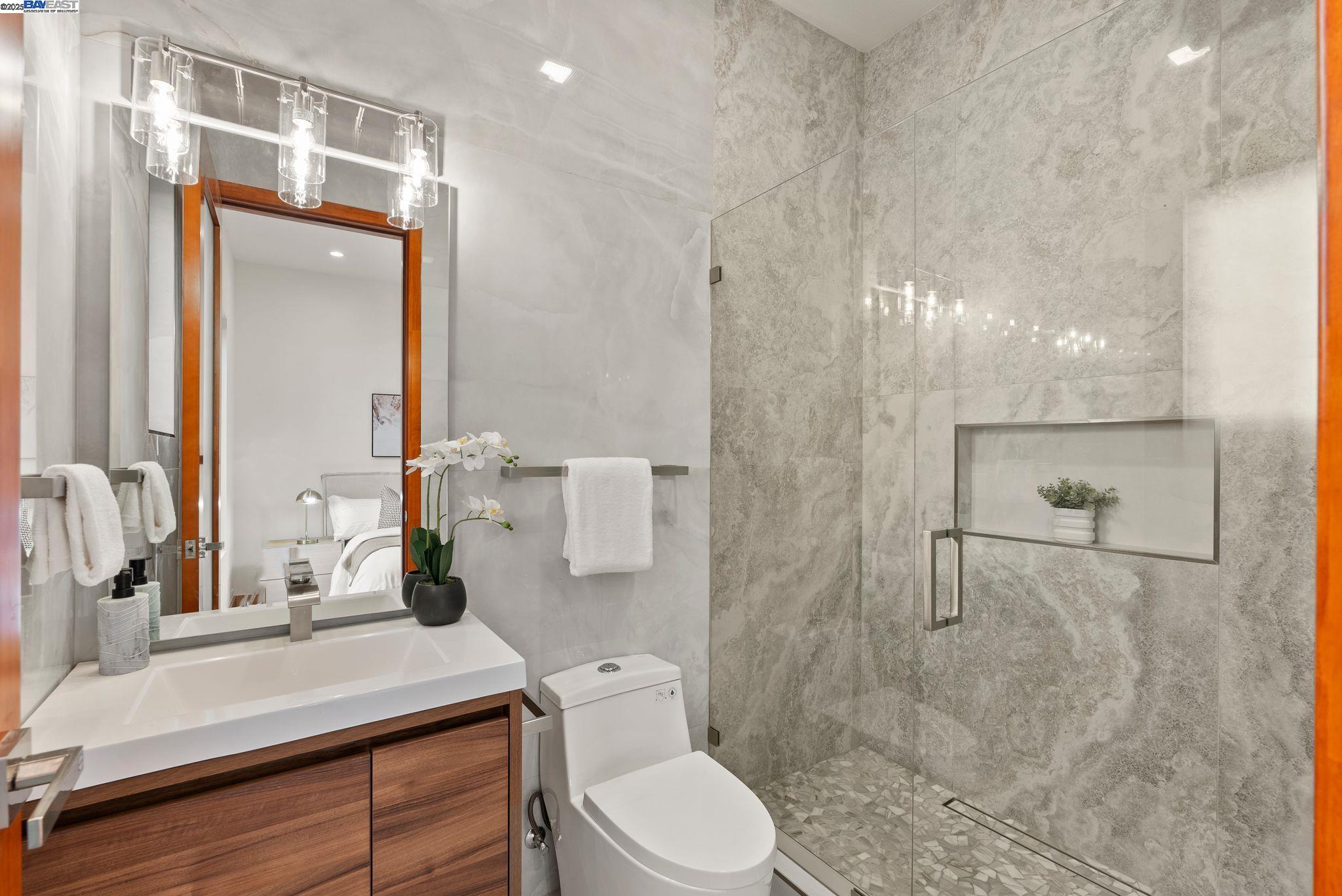 Detail Gallery Image 44 of 60 For 923 Shauna, Palo Alto,  CA 94306 - 6 Beds | 5/1 Baths