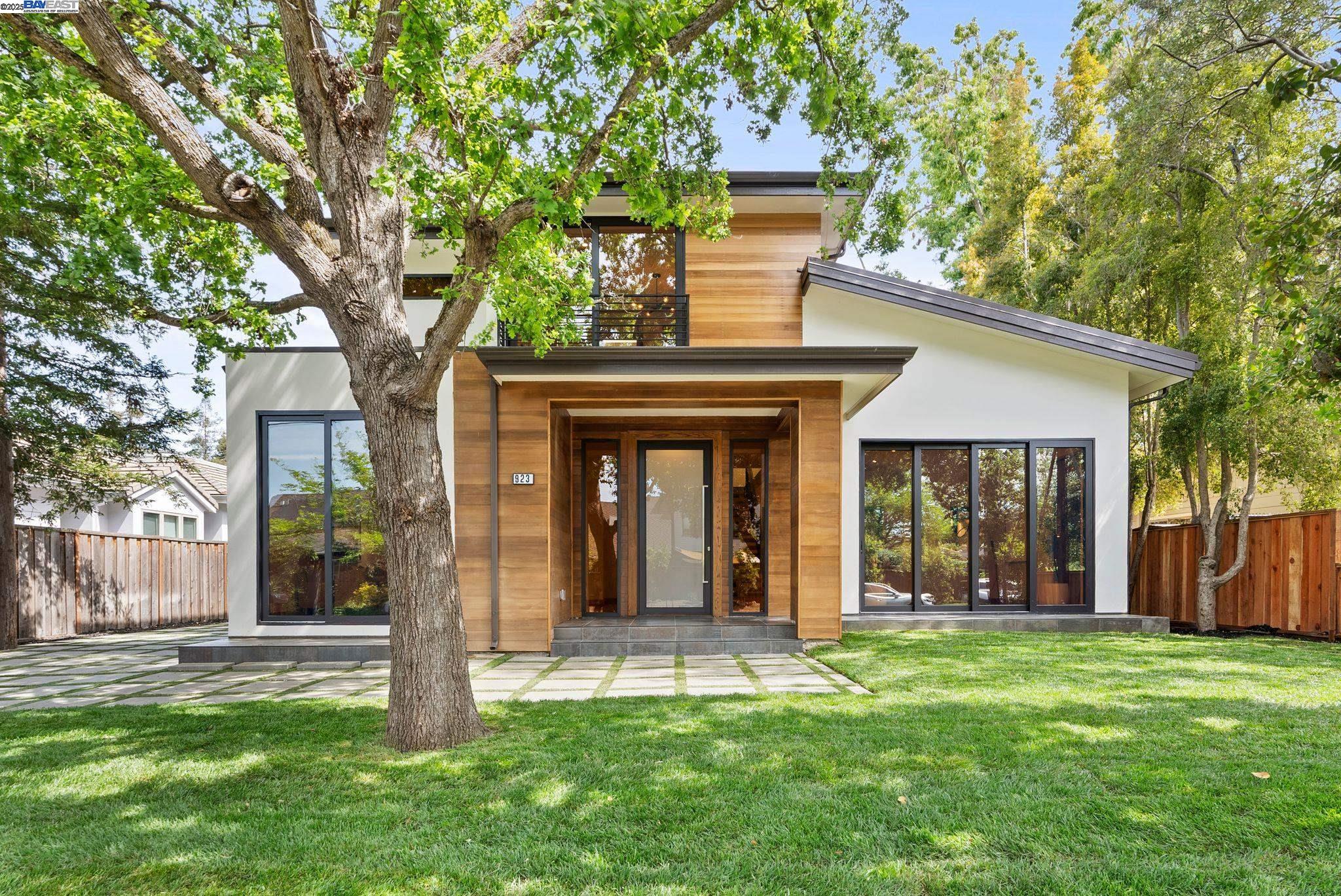 Detail Gallery Image 6 of 60 For 923 Shauna, Palo Alto,  CA 94306 - 6 Beds | 5/1 Baths