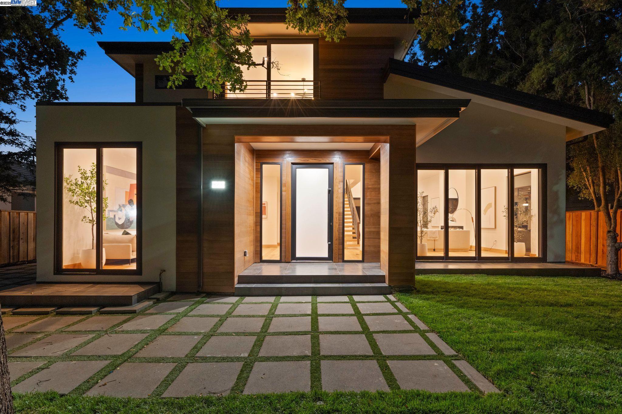 Detail Gallery Image 52 of 60 For 923 Shauna, Palo Alto,  CA 94306 - 6 Beds | 5/1 Baths