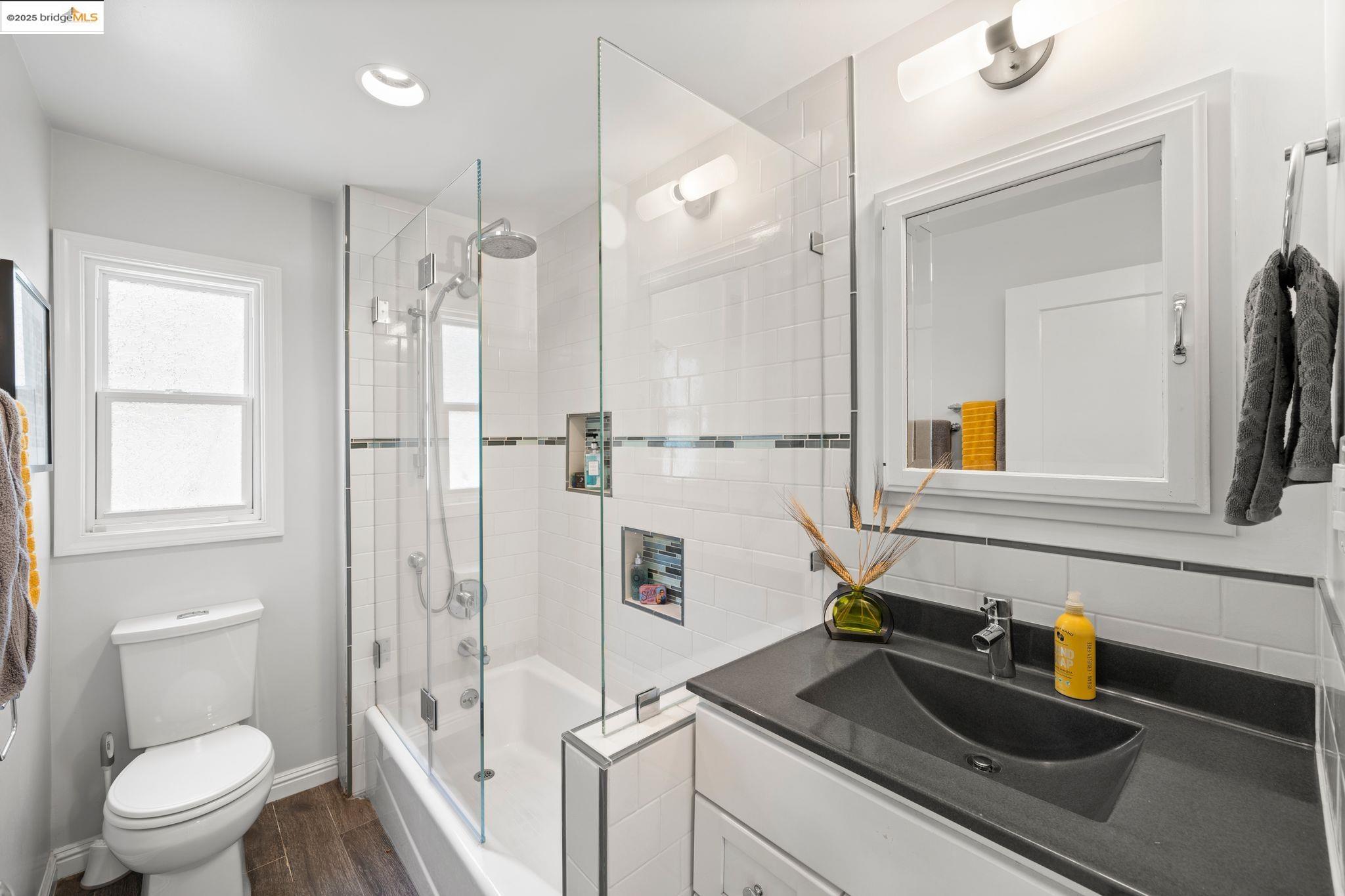 Detail Gallery Image 16 of 30 For 1724 Bayo Vista Ave, San Pablo,  CA 94806 - 2 Beds | 1/1 Baths