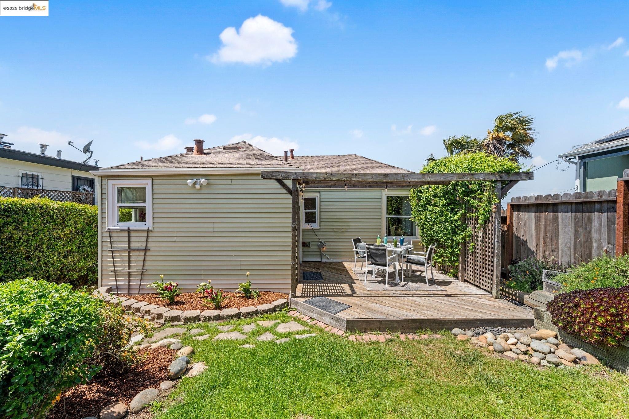 Detail Gallery Image 18 of 30 For 1724 Bayo Vista Ave, San Pablo,  CA 94806 - 2 Beds | 1/1 Baths