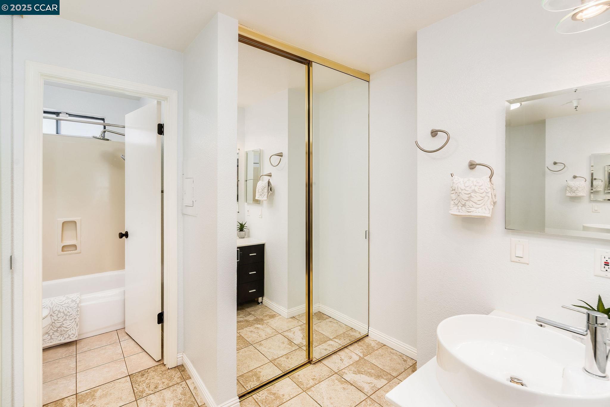 Detail Gallery Image 12 of 27 For 1722 S Villa Way, Walnut Creek,  CA 94595 - 2 Beds | 1/1 Baths