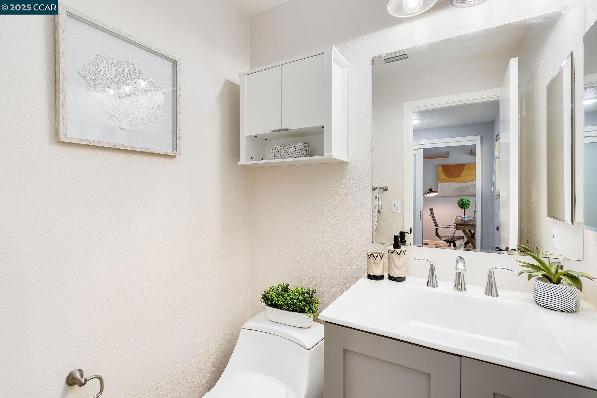 Detail Gallery Image 17 of 27 For 1722 S Villa Way, Walnut Creek,  CA 94595 - 2 Beds | 1/1 Baths