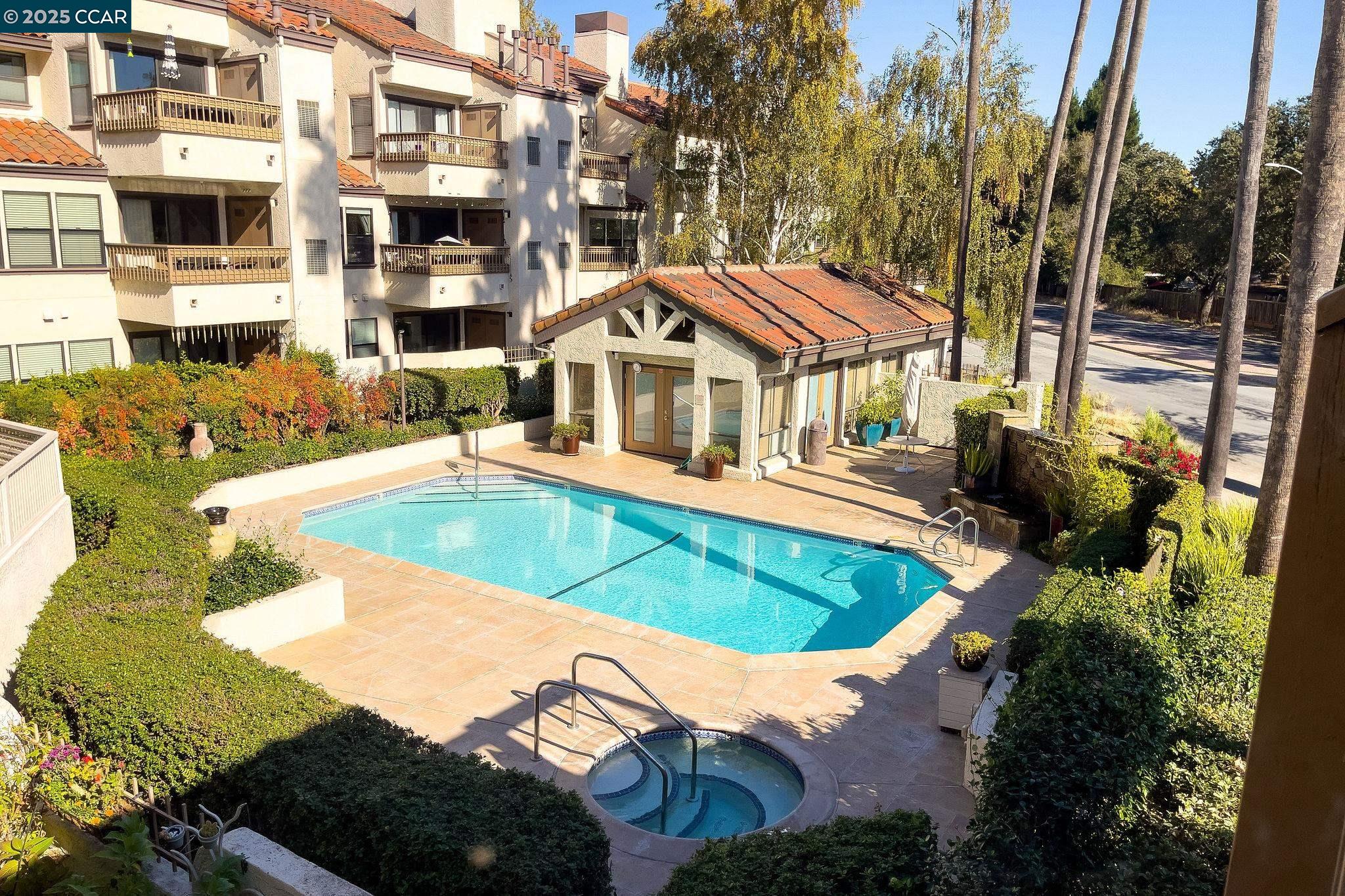 Detail Gallery Image 23 of 27 For 1722 S Villa Way, Walnut Creek,  CA 94595 - 2 Beds | 1/1 Baths