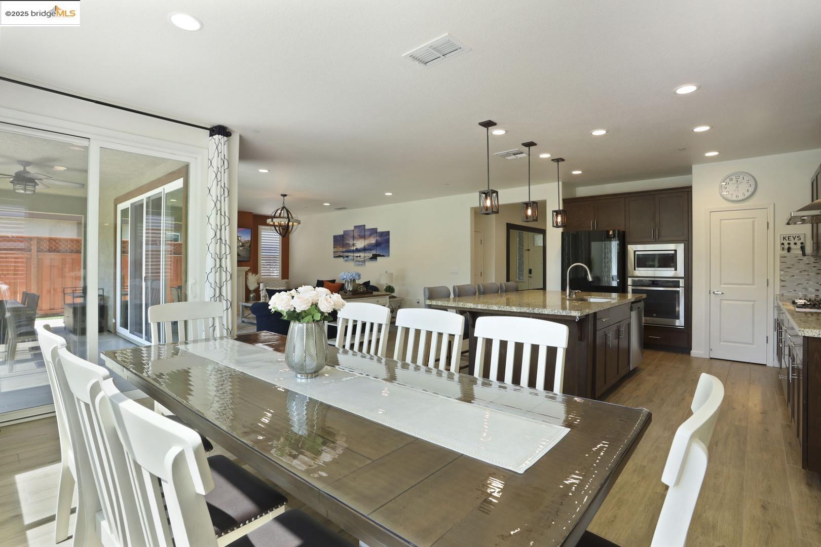 Detail Gallery Image 15 of 60 For 332 Franklin Ln, Ripon,  CA 95366 - 5 Beds | 3 Baths
