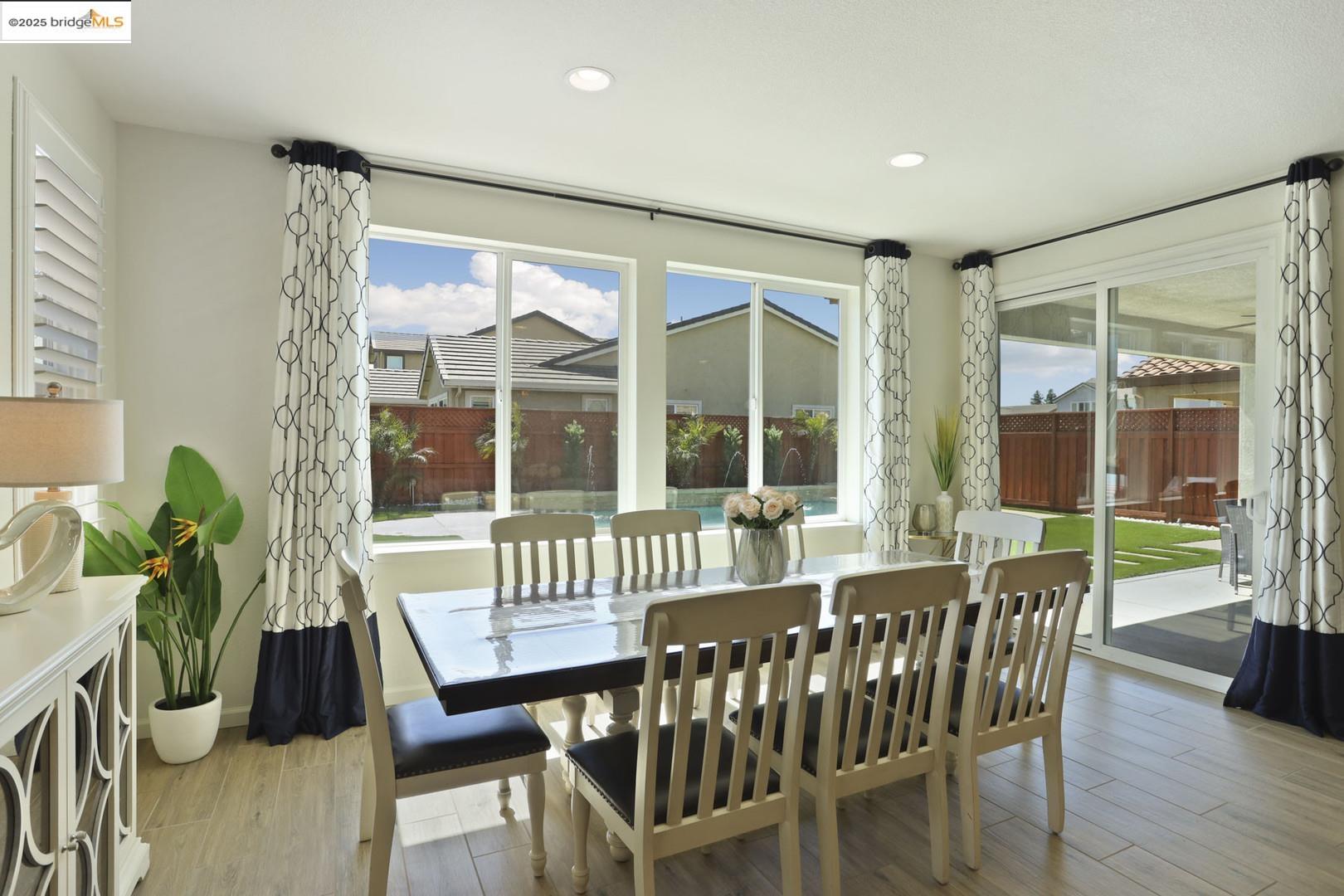 Detail Gallery Image 16 of 60 For 332 Franklin Ln, Ripon,  CA 95366 - 5 Beds | 3 Baths