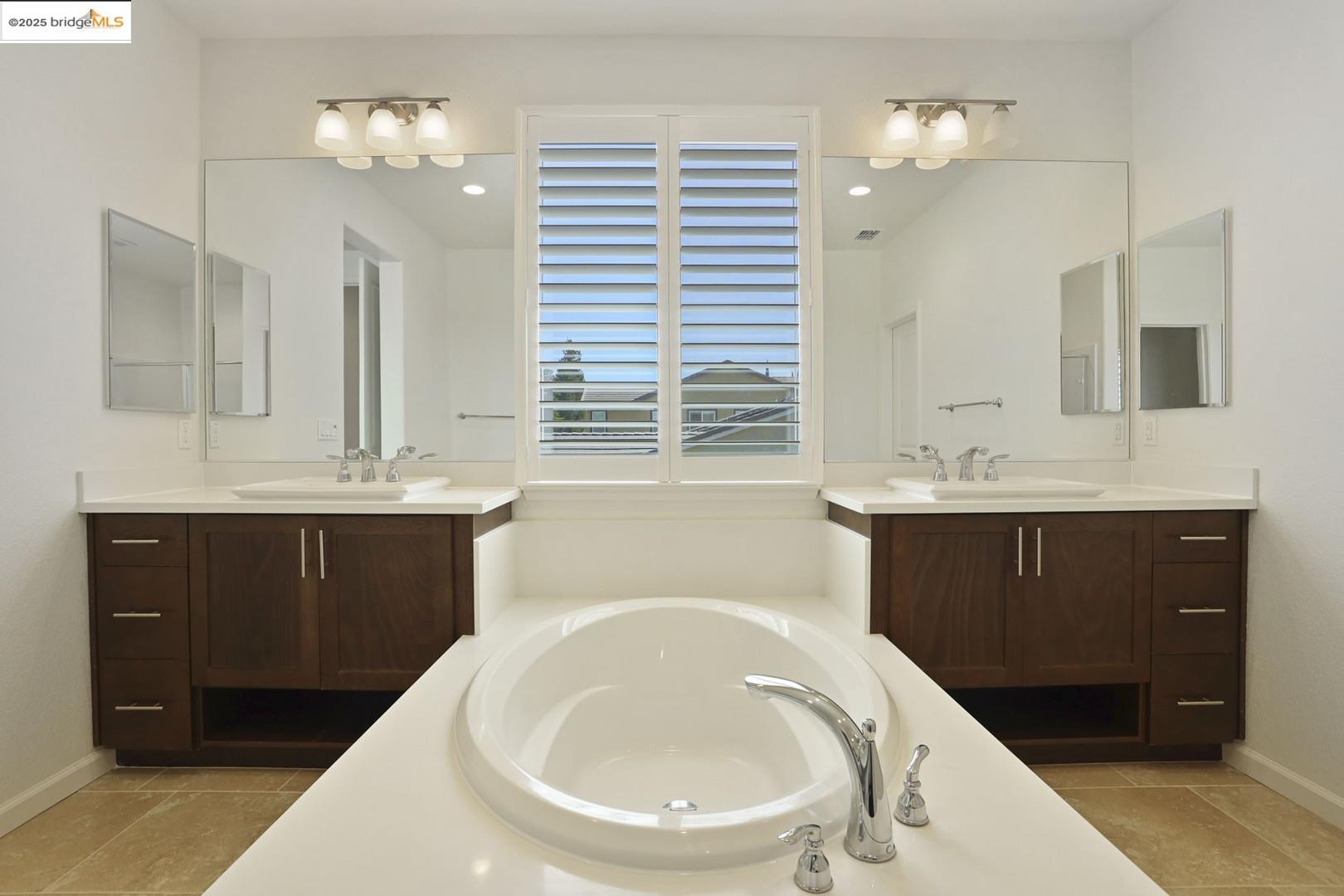 Detail Gallery Image 25 of 60 For 332 Franklin Ln, Ripon,  CA 95366 - 5 Beds | 3 Baths