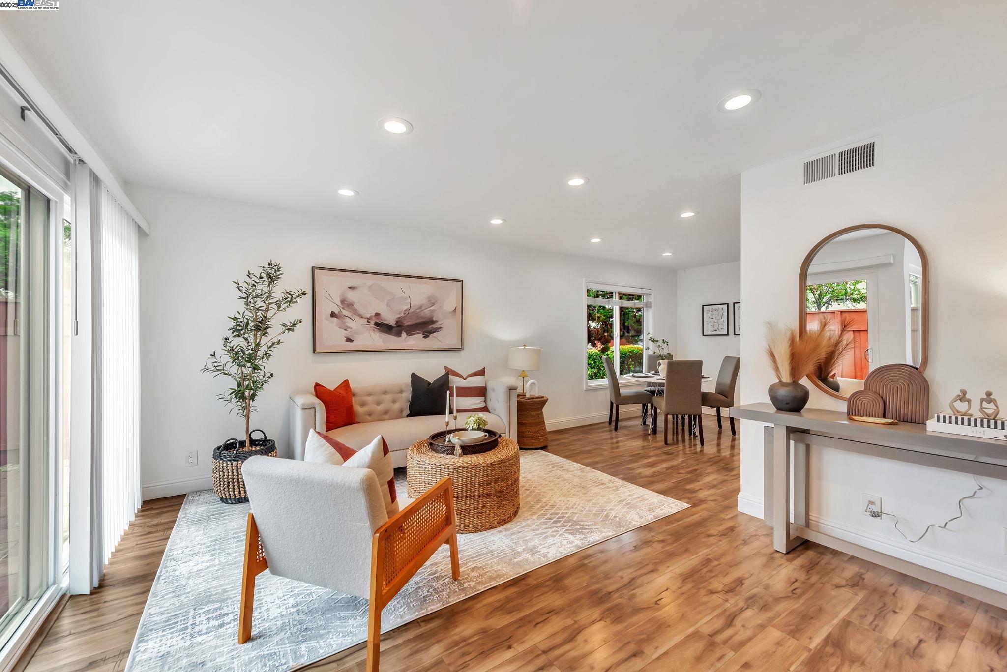 Detail Gallery Image 2 of 43 For 4566 Deerfield Terrace, Fremont,  CA 94538 - 2 Beds | 1/1 Baths