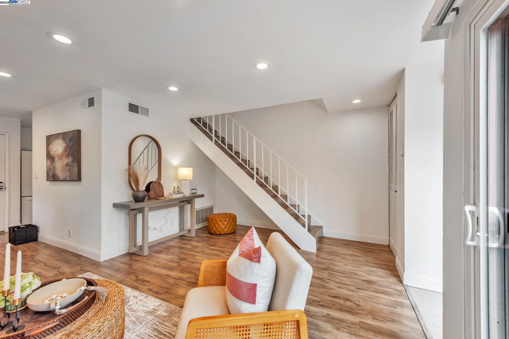 Detail Gallery Image 3 of 43 For 4566 Deerfield Terrace, Fremont,  CA 94538 - 2 Beds | 1/1 Baths