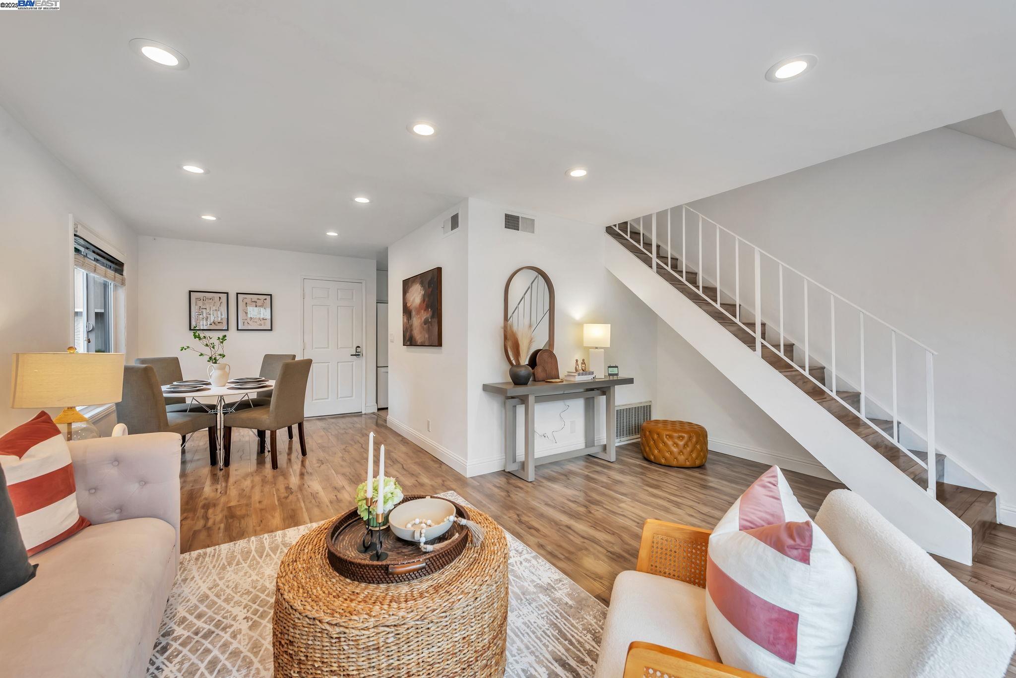 Detail Gallery Image 4 of 43 For 4566 Deerfield Terrace, Fremont,  CA 94538 - 2 Beds | 1/1 Baths