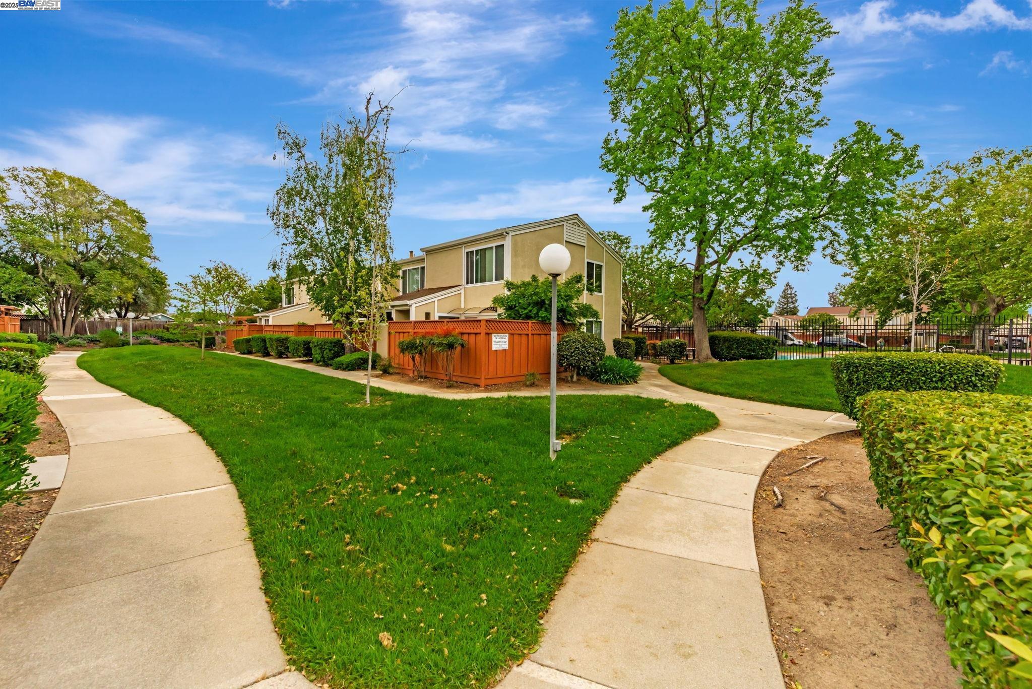 Detail Gallery Image 41 of 43 For 4566 Deerfield Terrace, Fremont,  CA 94538 - 2 Beds | 1/1 Baths