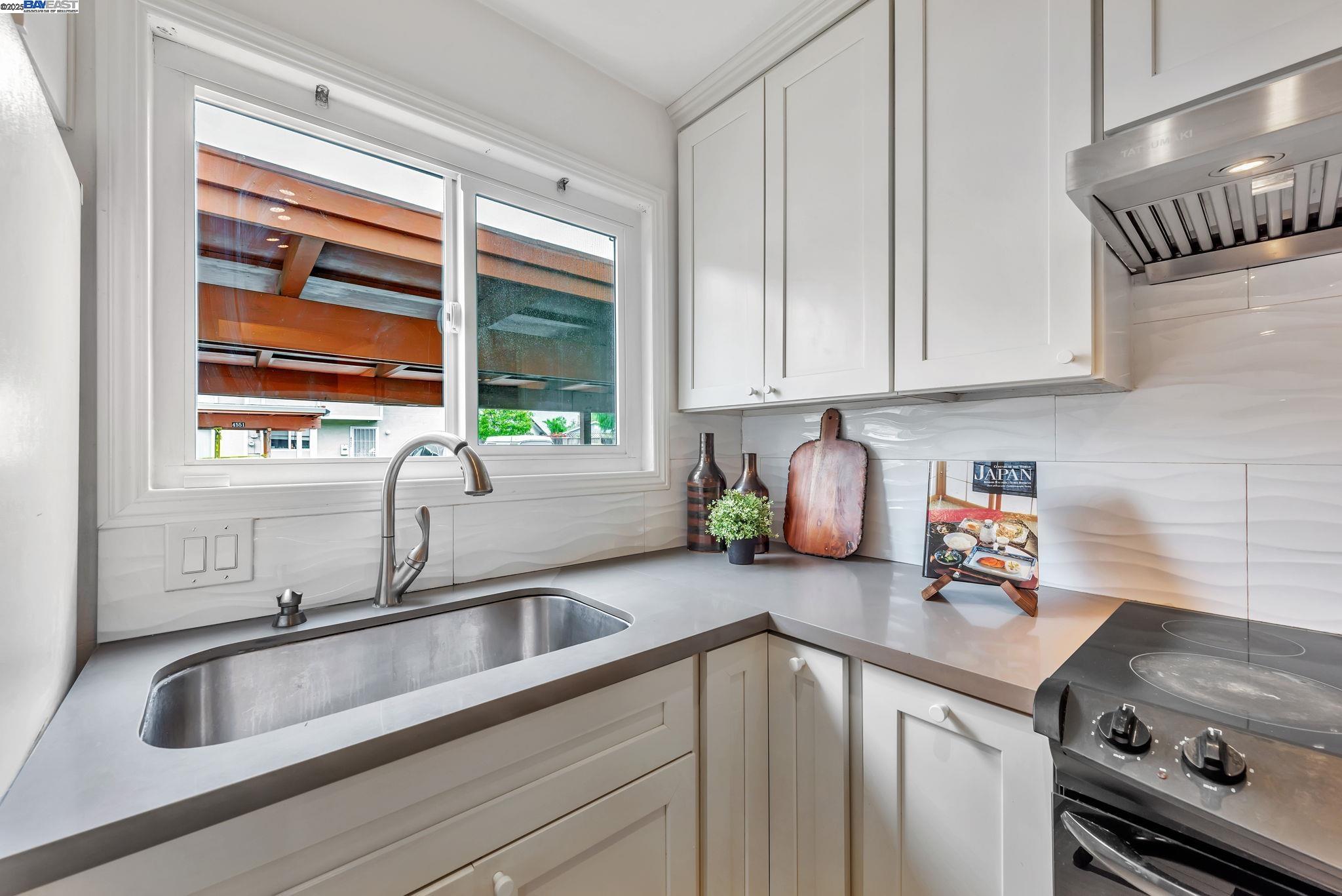 Detail Gallery Image 10 of 43 For 4566 Deerfield Terrace, Fremont,  CA 94538 - 2 Beds | 1/1 Baths
