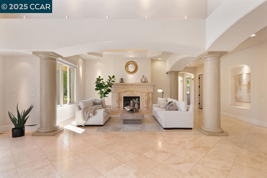 Detail Gallery Image 6 of 60 For 5037 Milton Ranch Rd, Shingle Springs,  CA 95682 - 6 Beds | 6/1 Baths