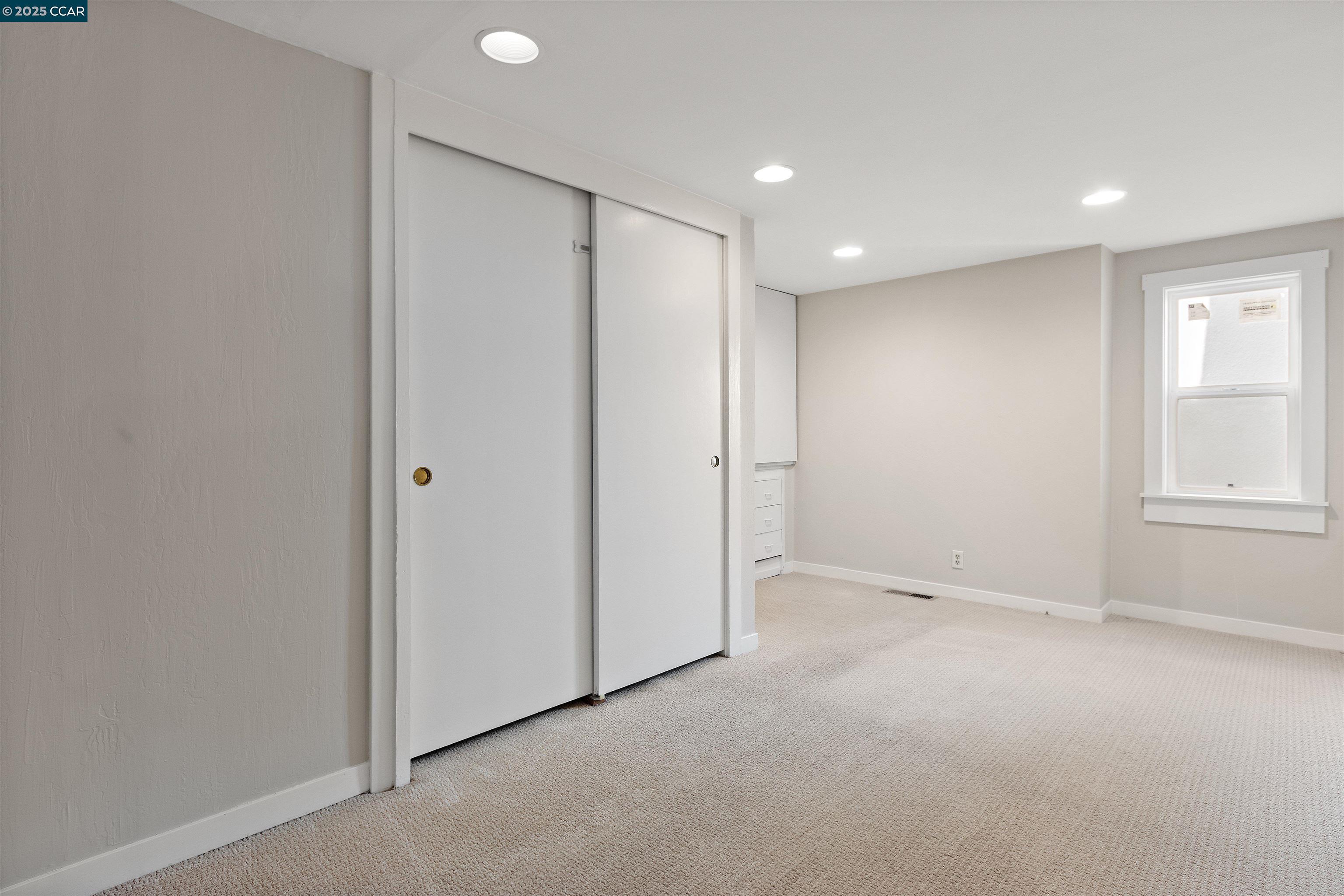 Detail Gallery Image 35 of 48 For 3747 Park Boulevard Way, Oakland,  CA 94610 - 3 Beds | 2 Baths