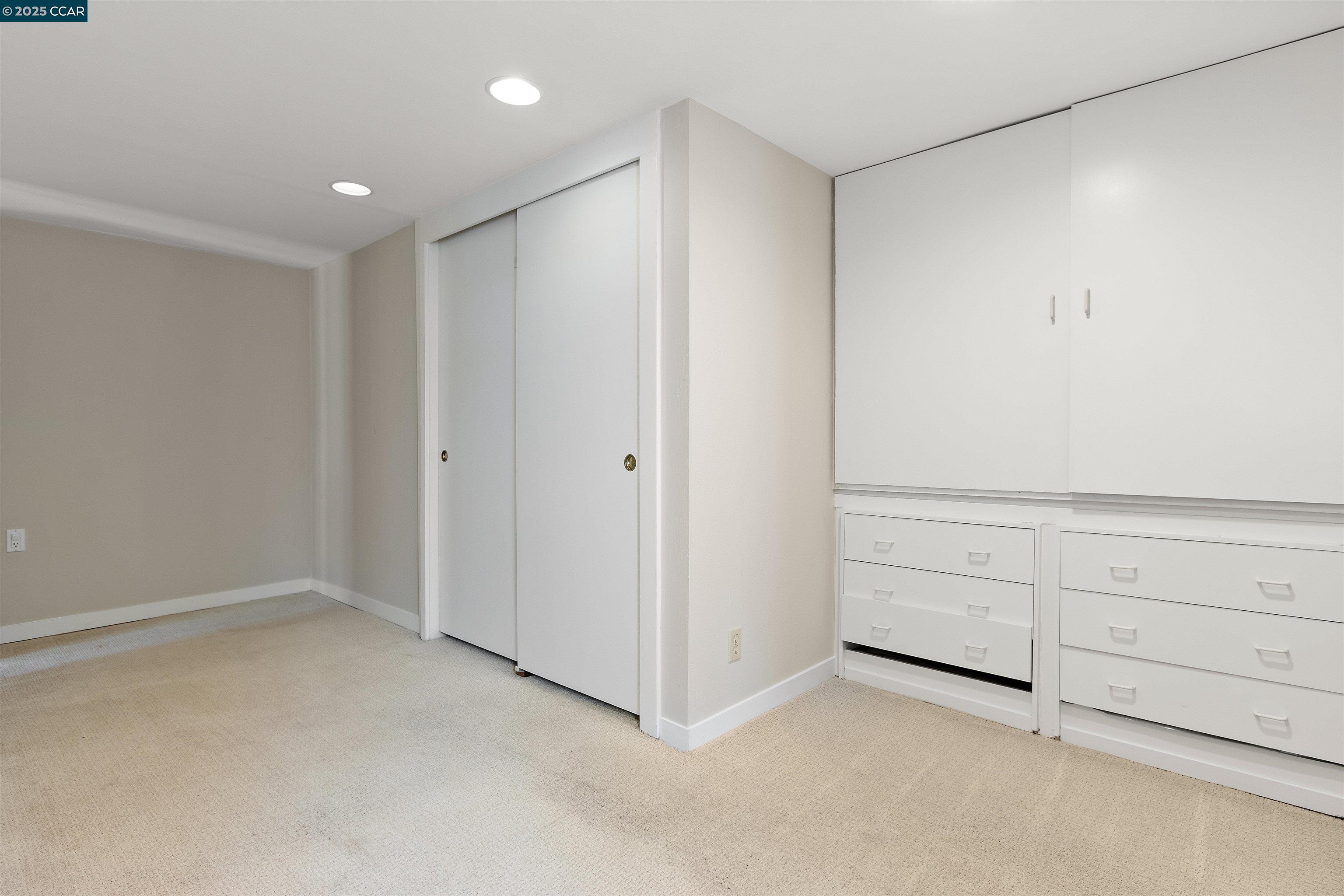 Detail Gallery Image 36 of 48 For 3747 Park Boulevard Way, Oakland,  CA 94610 - 3 Beds | 2 Baths