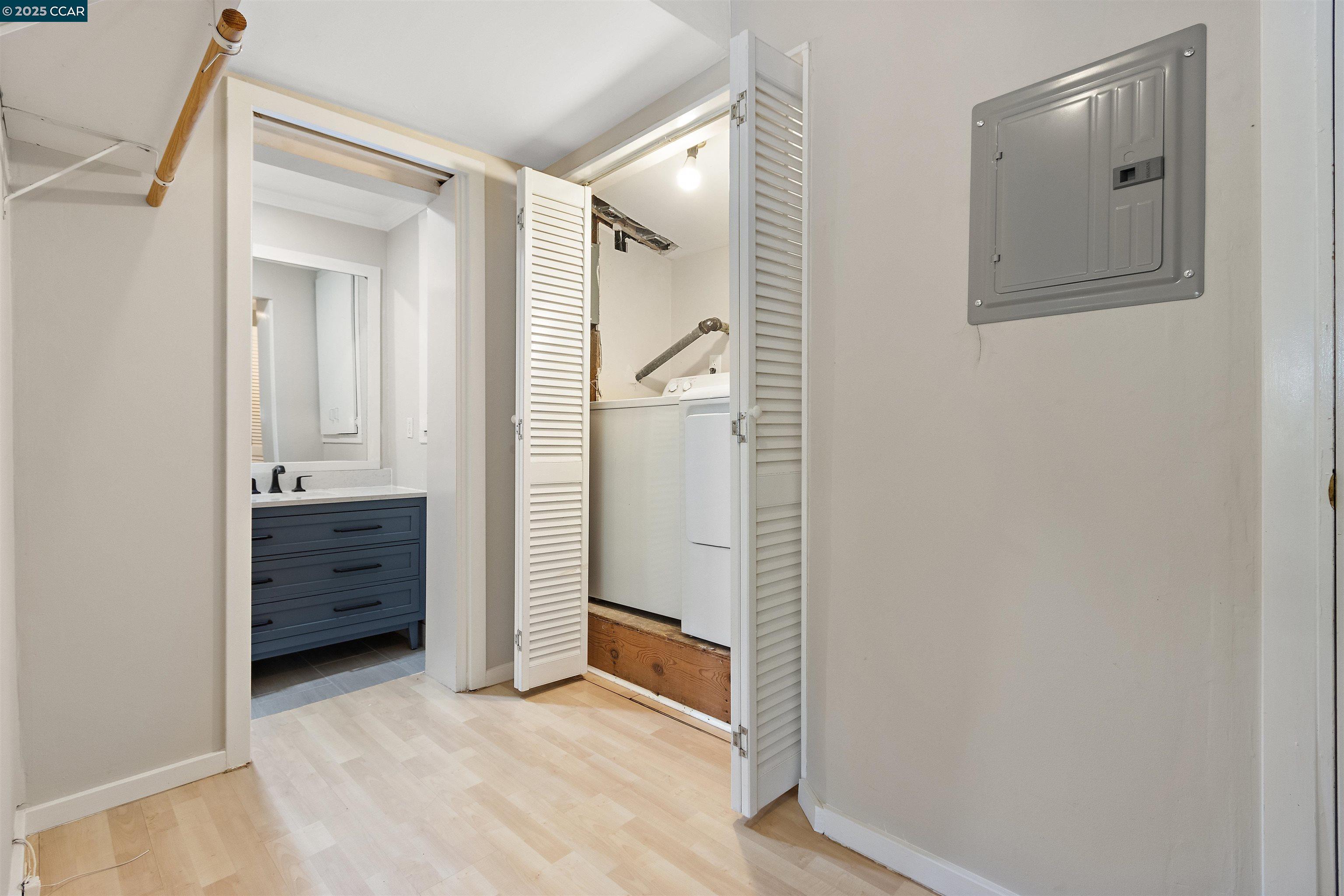 Detail Gallery Image 37 of 48 For 3747 Park Boulevard Way, Oakland,  CA 94610 - 3 Beds | 2 Baths