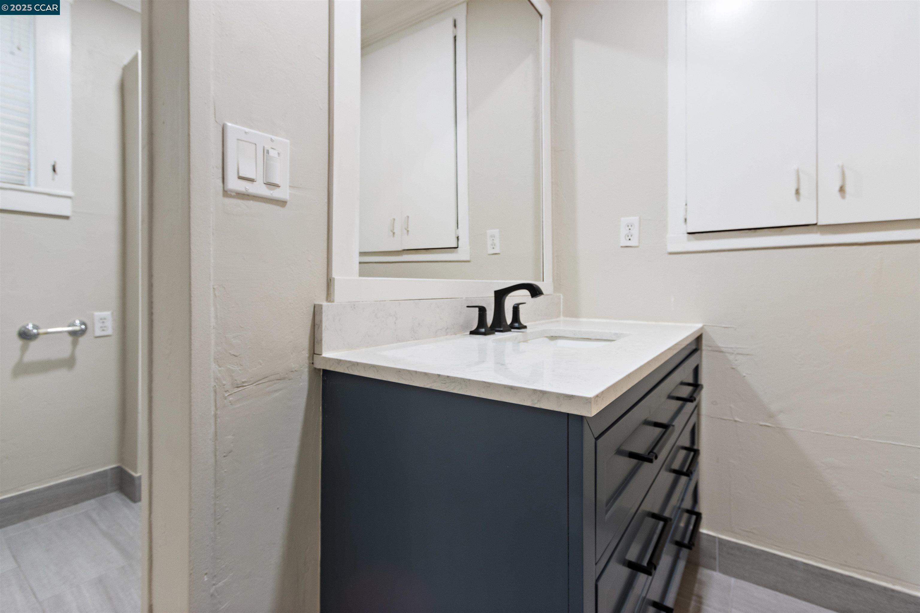 Detail Gallery Image 40 of 48 For 3747 Park Boulevard Way, Oakland,  CA 94610 - 3 Beds | 2 Baths