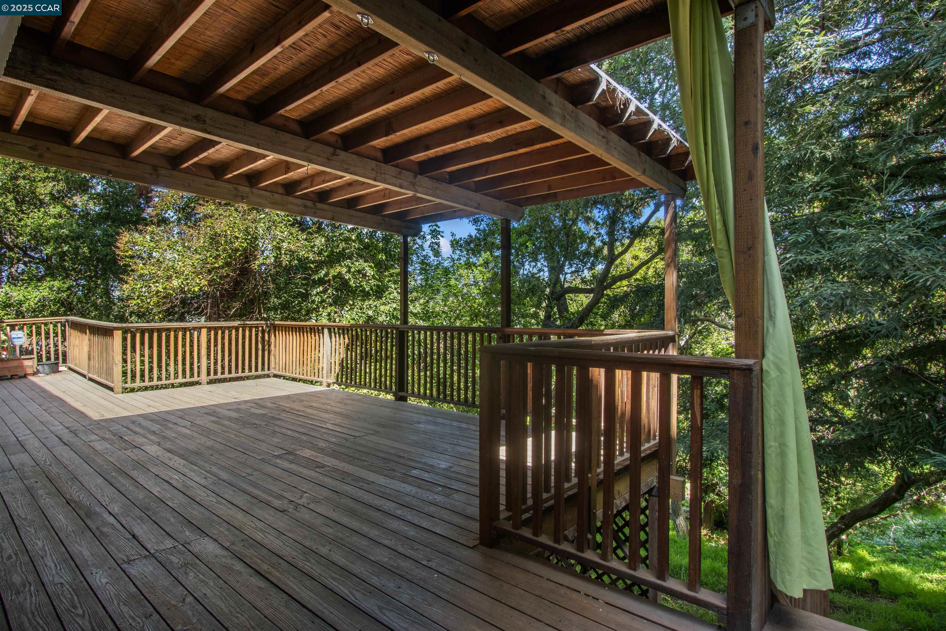 Detail Gallery Image 42 of 48 For 3747 Park Boulevard Way, Oakland,  CA 94610 - 3 Beds | 2 Baths