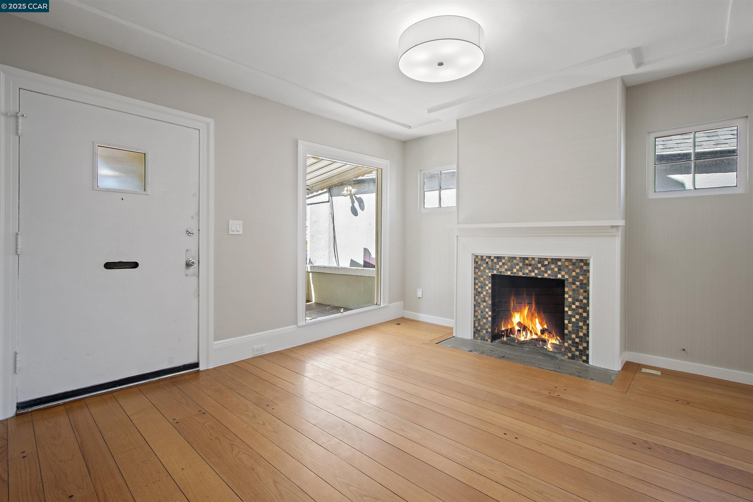 Detail Gallery Image 9 of 48 For 3747 Park Boulevard Way, Oakland,  CA 94610 - 3 Beds | 2 Baths
