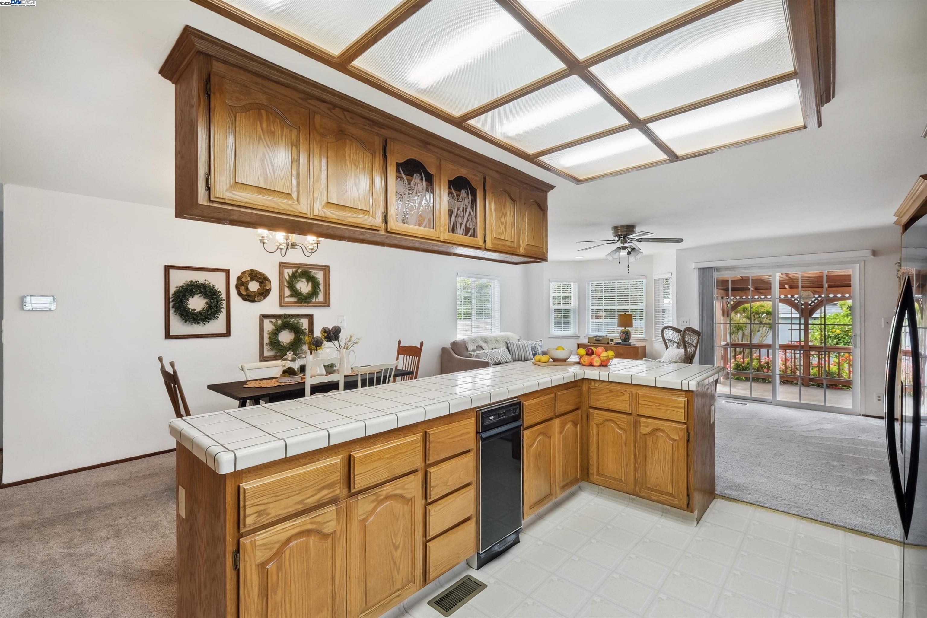 Detail Gallery Image 13 of 30 For 17039 via Pasatiempo, San Lorenzo,  CA 94580 - 3 Beds | 1 Baths
