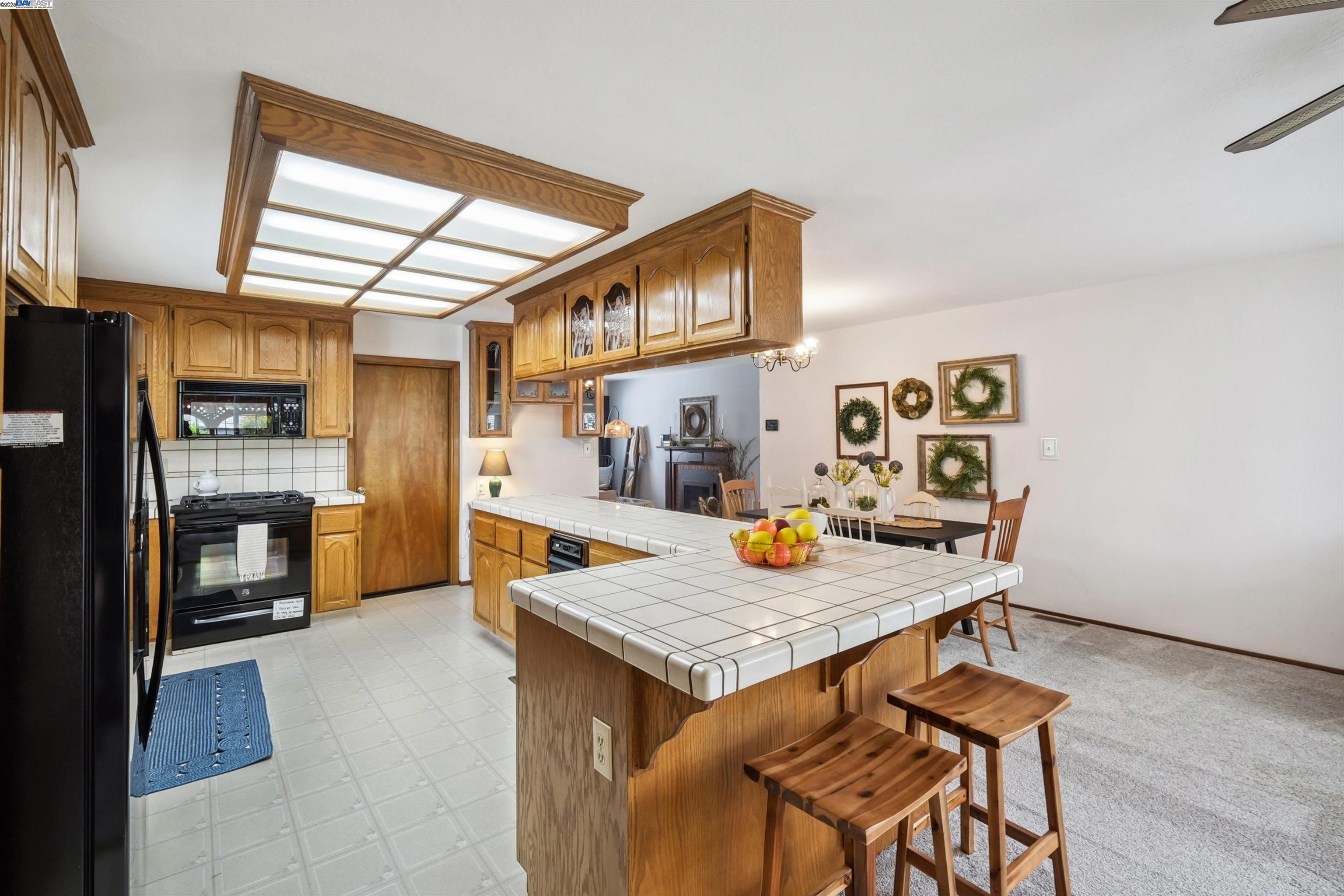 Detail Gallery Image 14 of 30 For 17039 via Pasatiempo, San Lorenzo,  CA 94580 - 3 Beds | 1 Baths