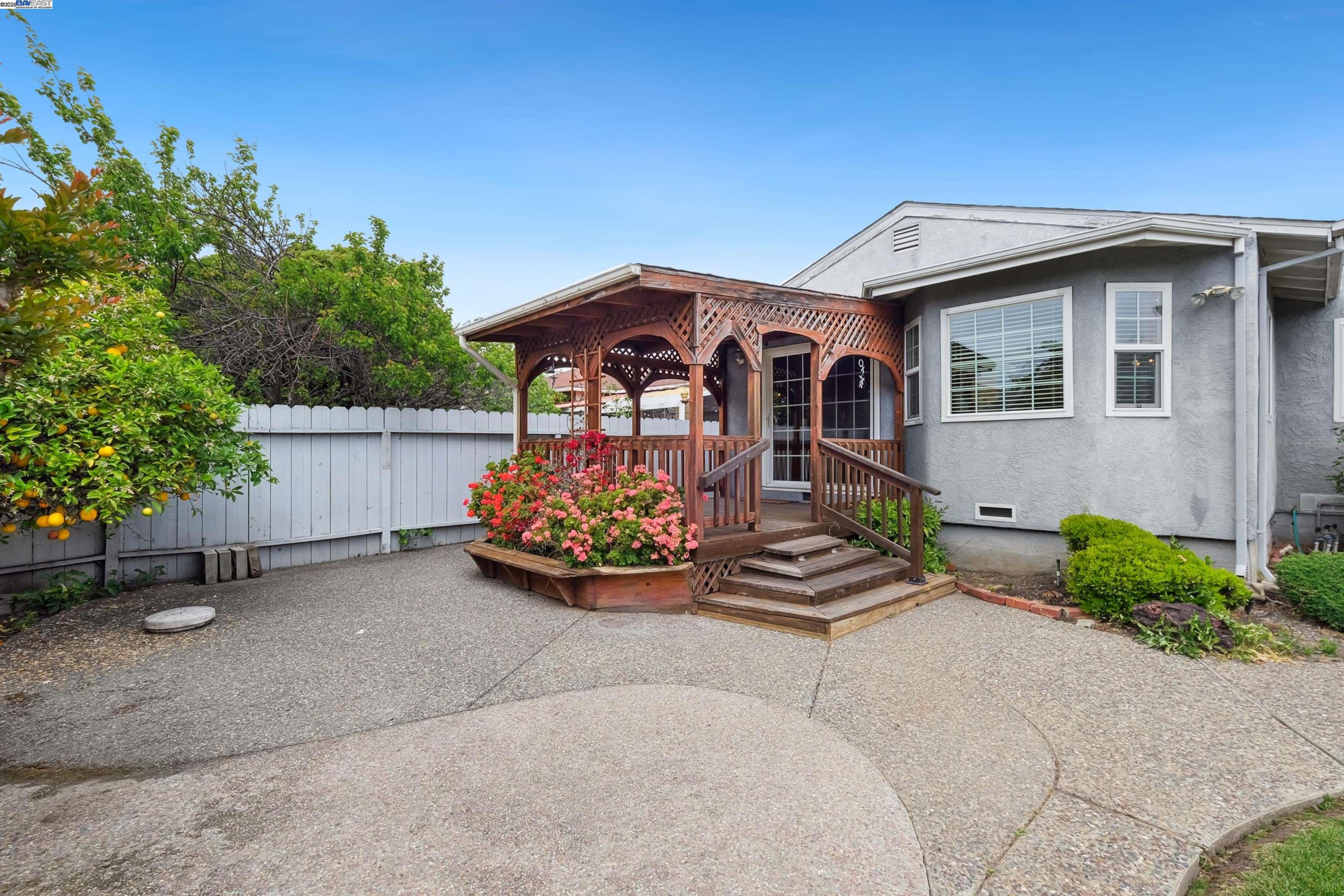 Detail Gallery Image 29 of 30 For 17039 via Pasatiempo, San Lorenzo,  CA 94580 - 3 Beds | 1 Baths