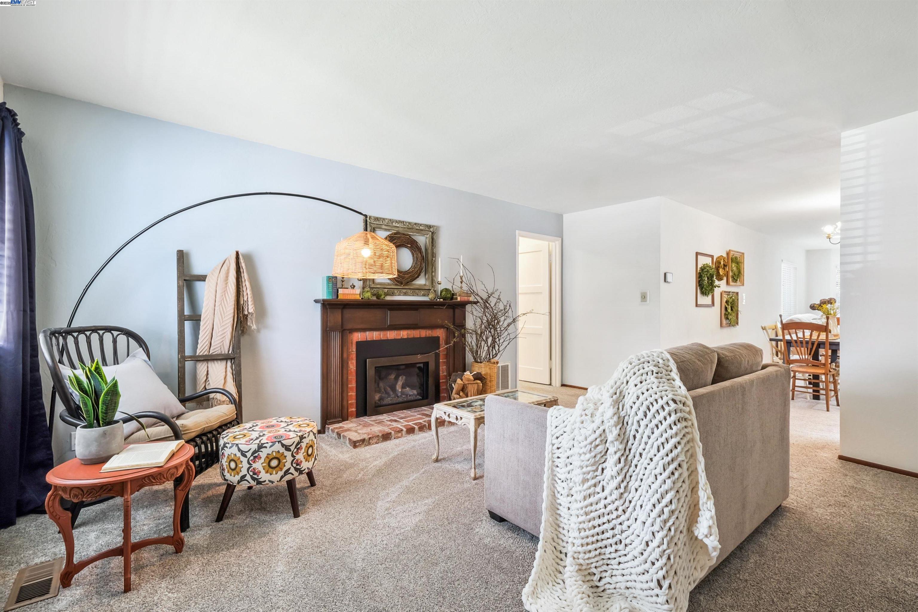 Detail Gallery Image 6 of 30 For 17039 via Pasatiempo, San Lorenzo,  CA 94580 - 3 Beds | 1 Baths