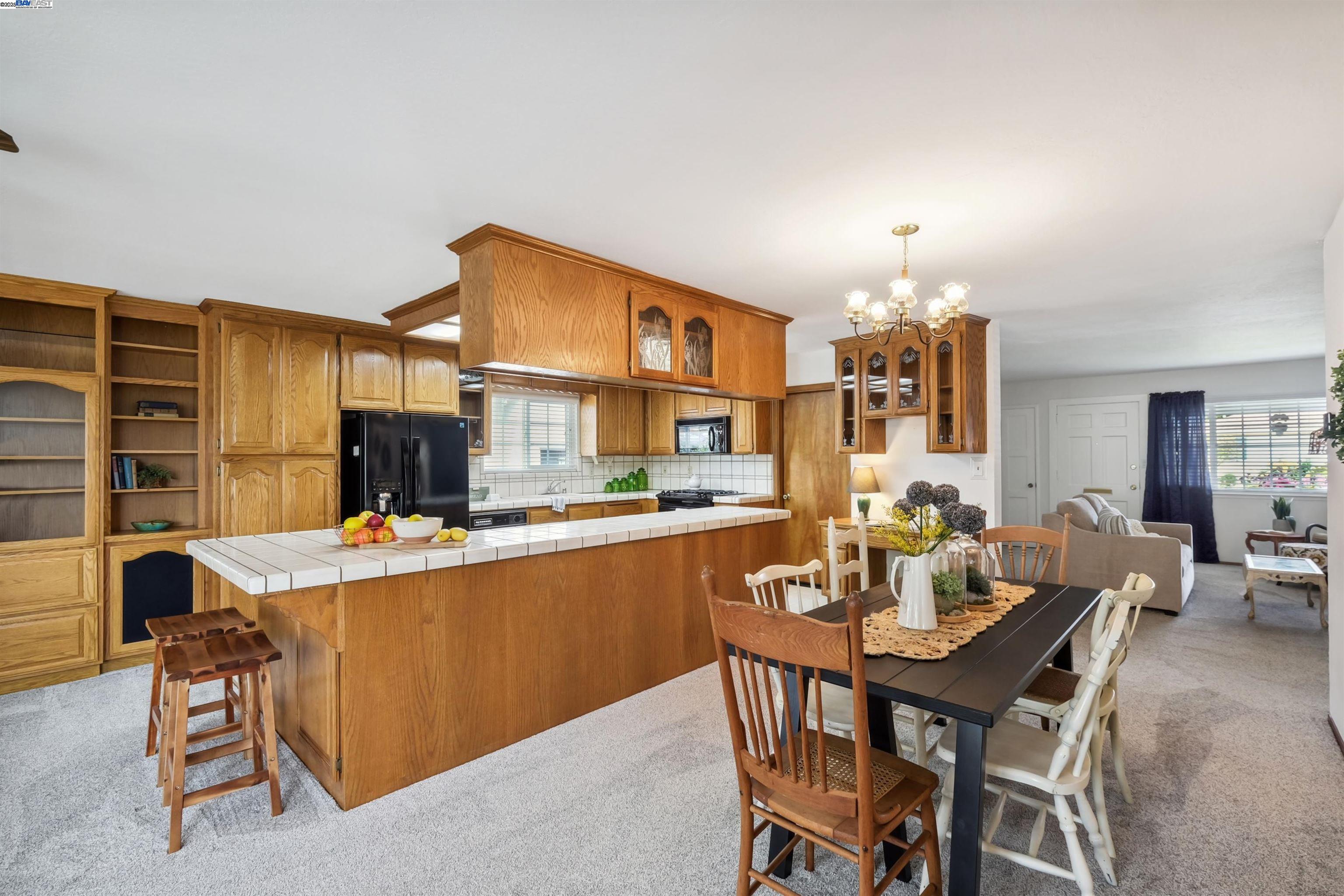 Detail Gallery Image 10 of 30 For 17039 via Pasatiempo, San Lorenzo,  CA 94580 - 3 Beds | 1 Baths