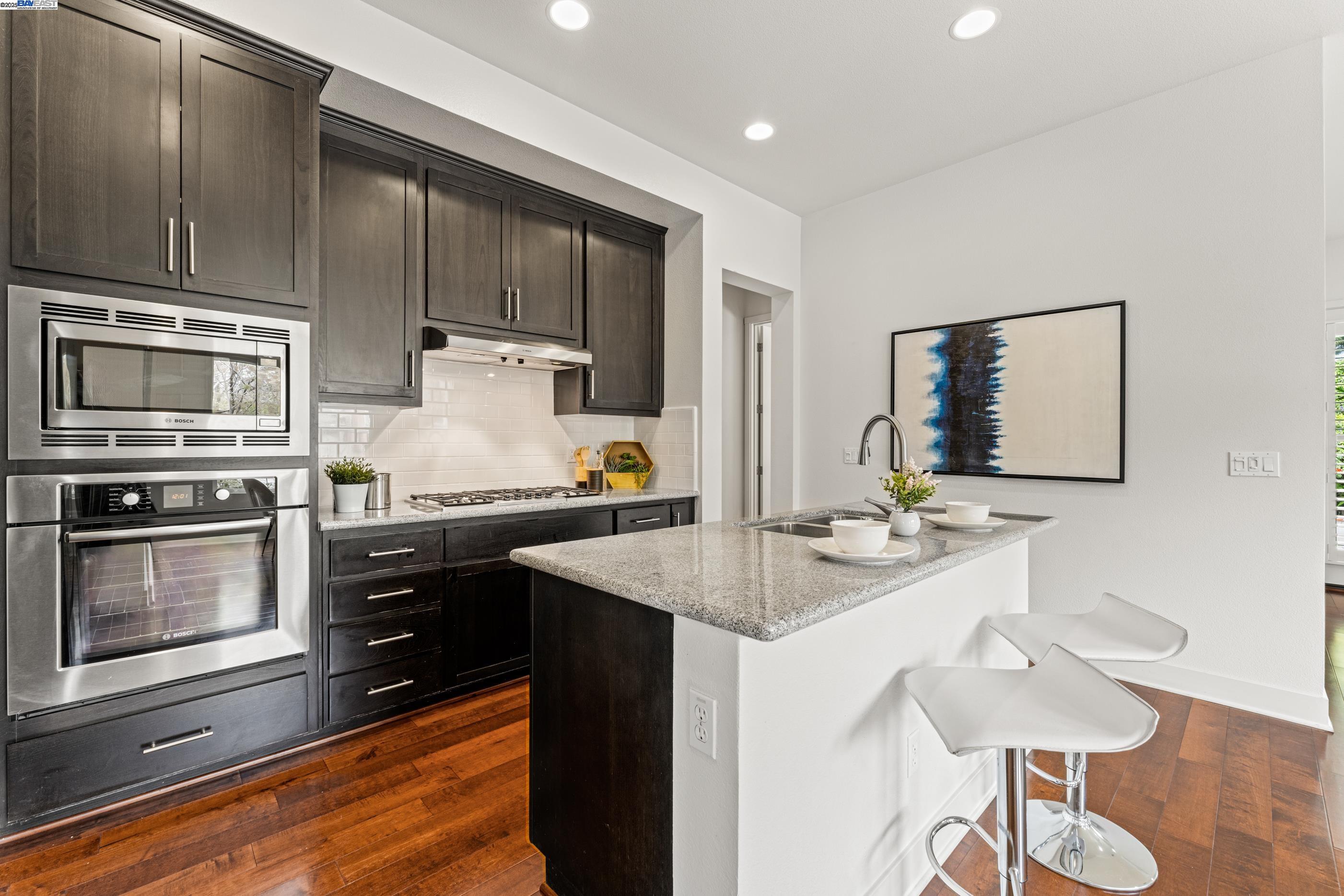 Detail Gallery Image 12 of 44 For 35607 Embassy Common, Fremont,  CA 94536 - 4 Beds | 3 Baths