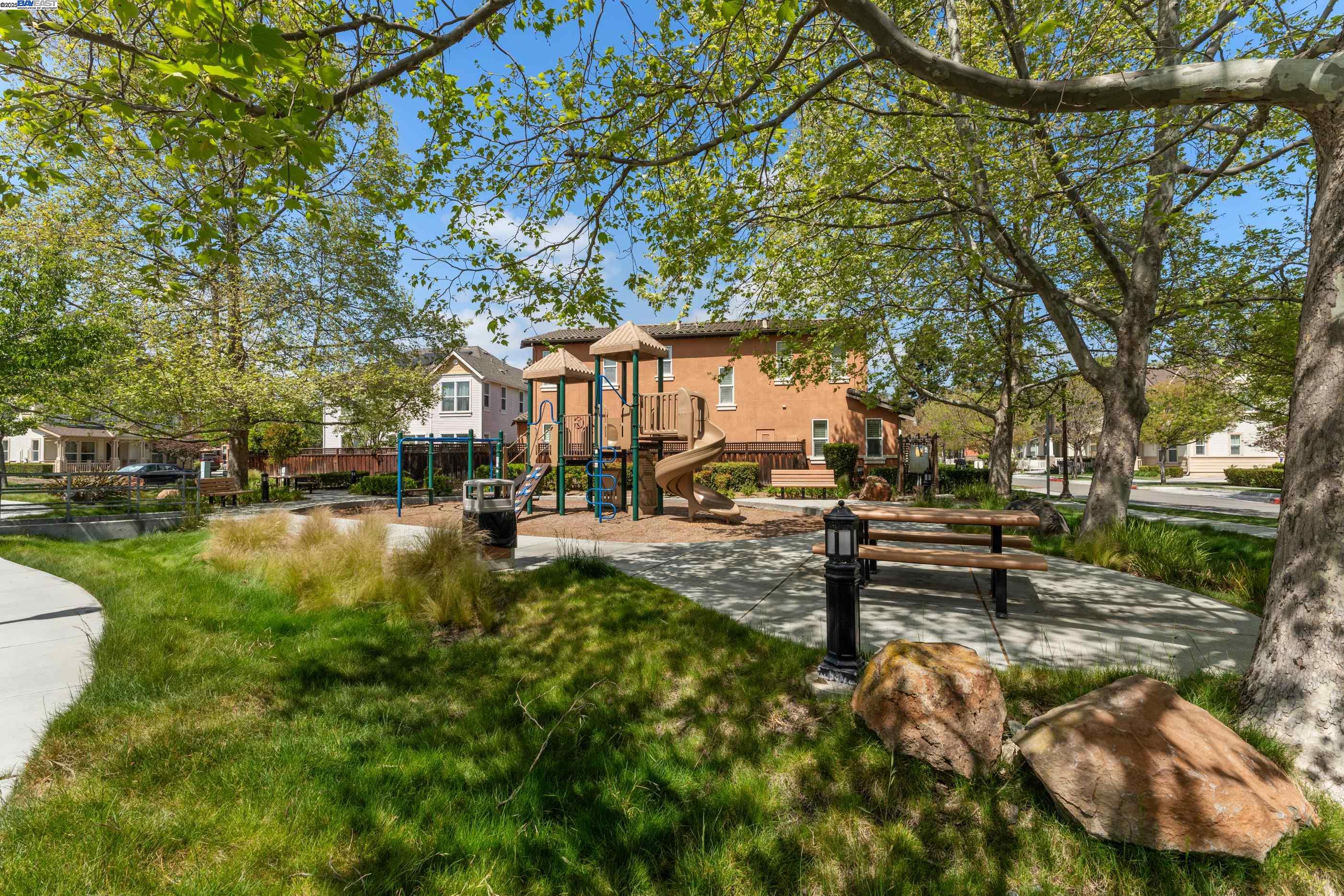 Detail Gallery Image 35 of 44 For 35607 Embassy Common, Fremont,  CA 94536 - 4 Beds | 3 Baths