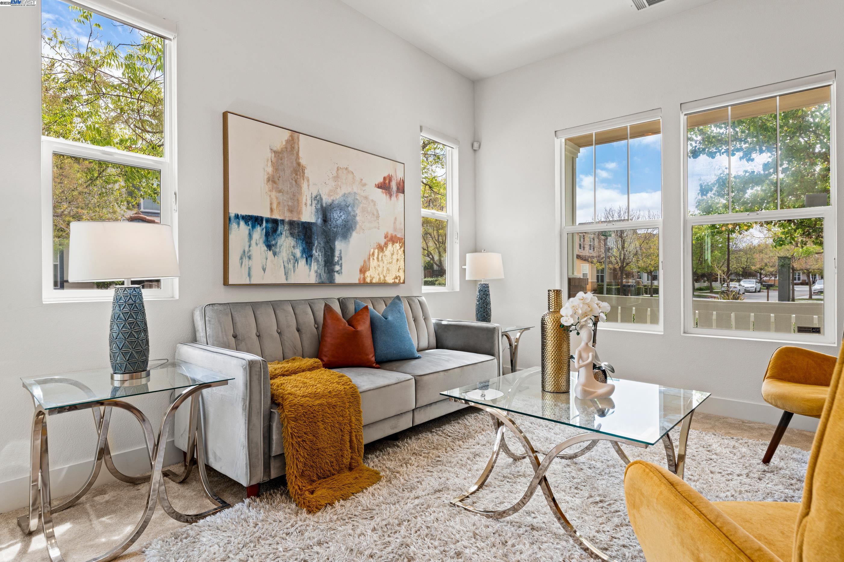 Detail Gallery Image 8 of 44 For 35607 Embassy Common, Fremont,  CA 94536 - 4 Beds | 3 Baths