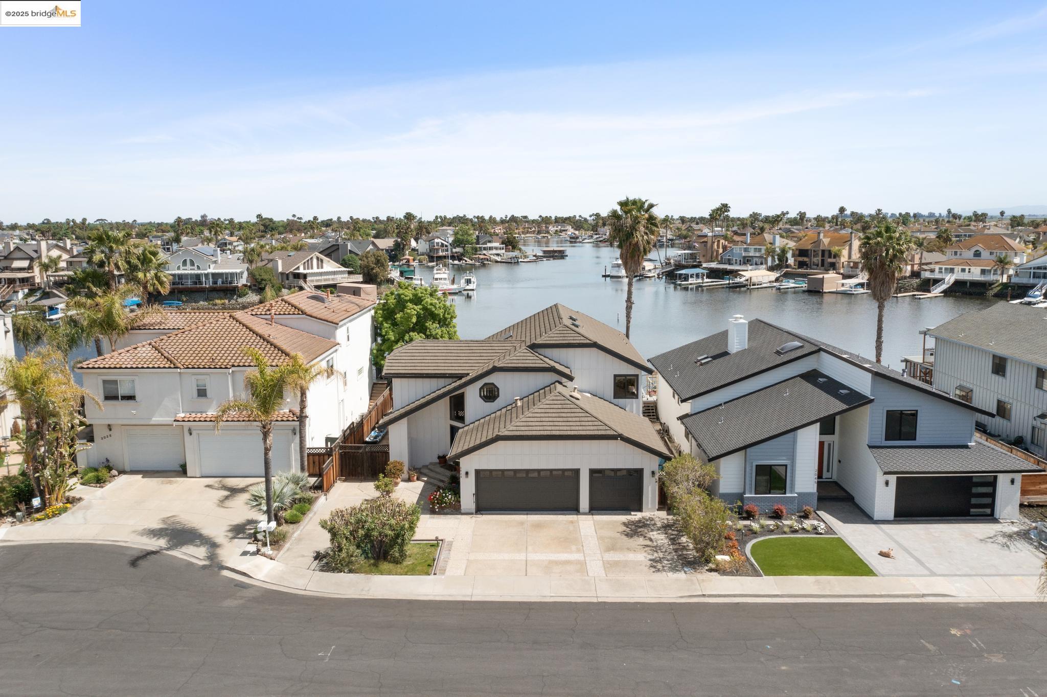 Detail Gallery Image 2 of 58 For 2035 Cypress Pt, Discovery Bay,  CA 94505 - 4 Beds | 2/1 Baths